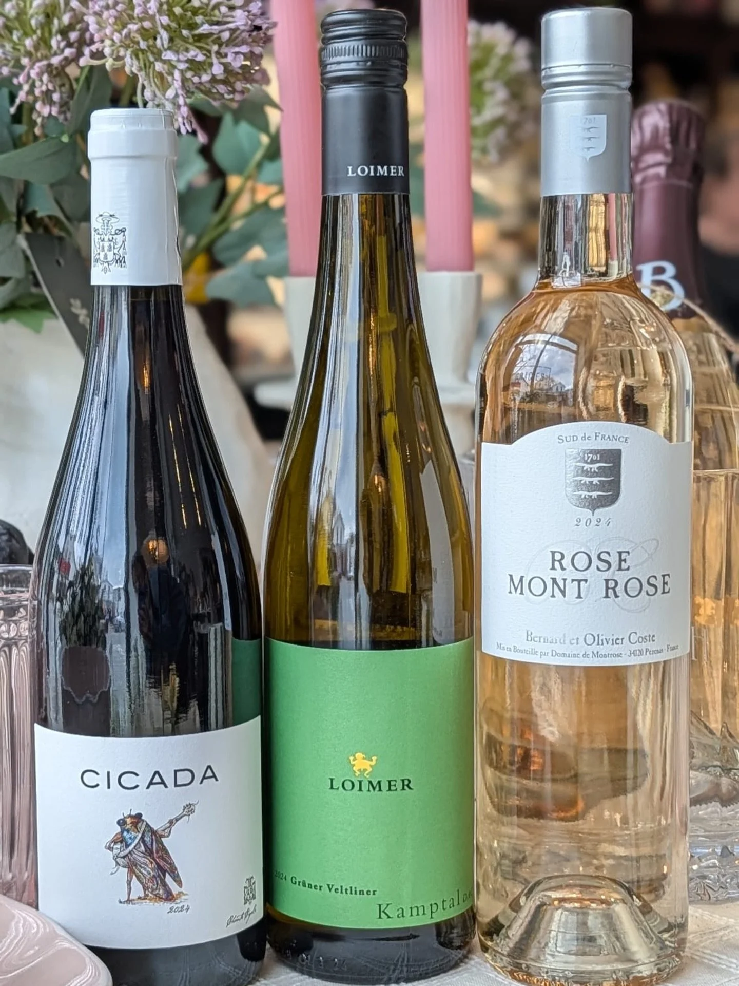 ✨ Easter wine recommendations ✨
A red, a white and a ros&eacute; to please everyone&rsquo;s taste buds 🌷

❤️Cicada
Light to medium-bodied with juicy red berries, a touch of spice, and soft, silky tannins. Fresh and easy-drinking.

🤍Loimer
Crisp and