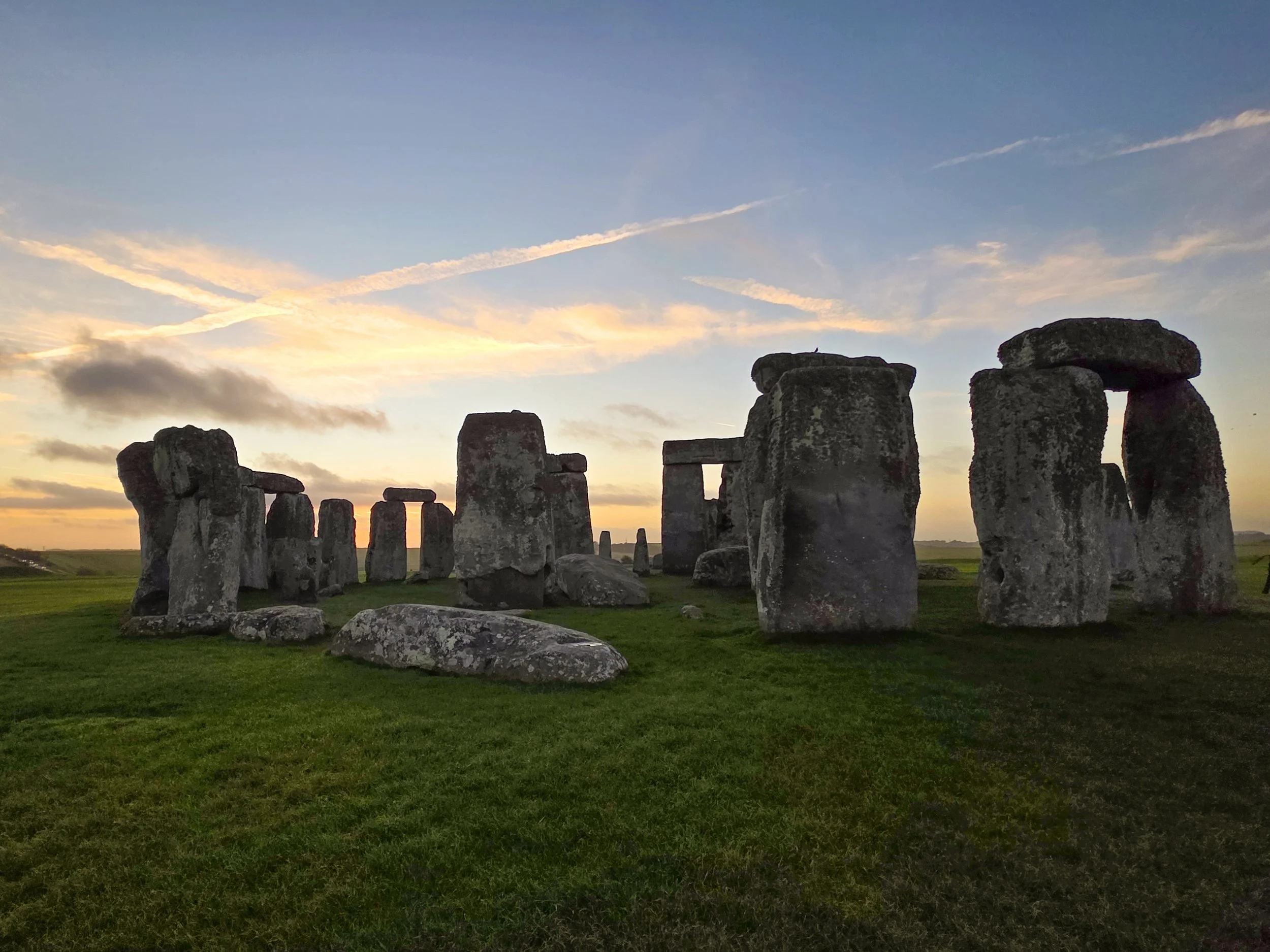 Stonehenge-02.jpg