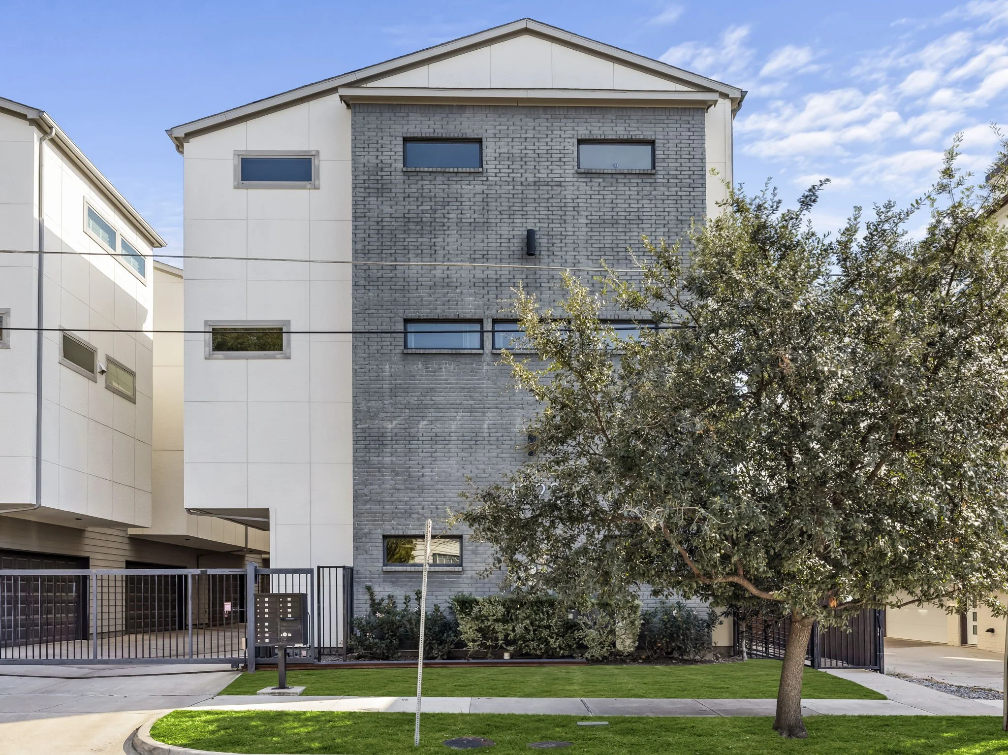1-web-or-mls-4222 Roseland-01.jpg