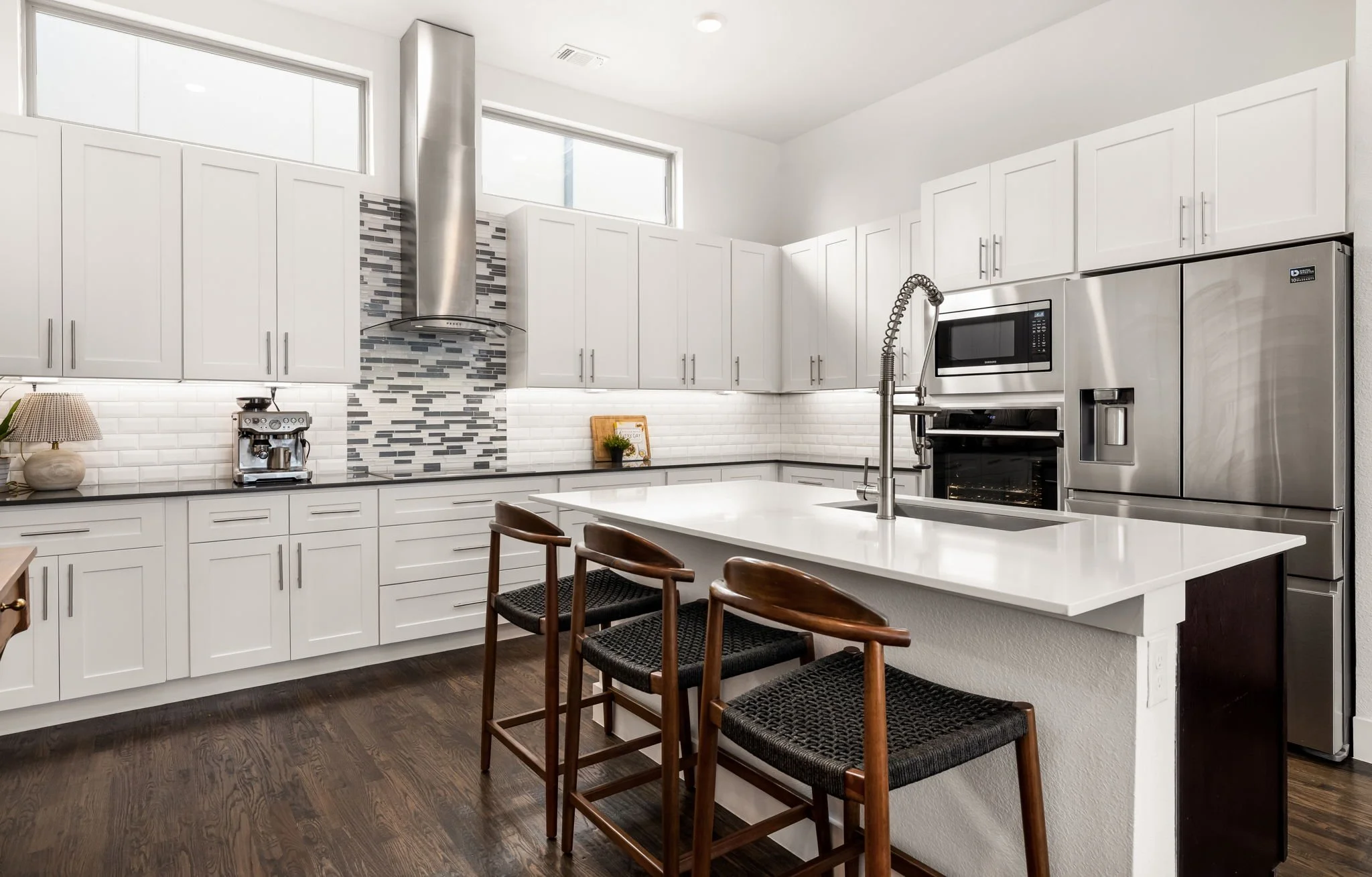8-web-or-mls-4222 Roseland-08.jpg