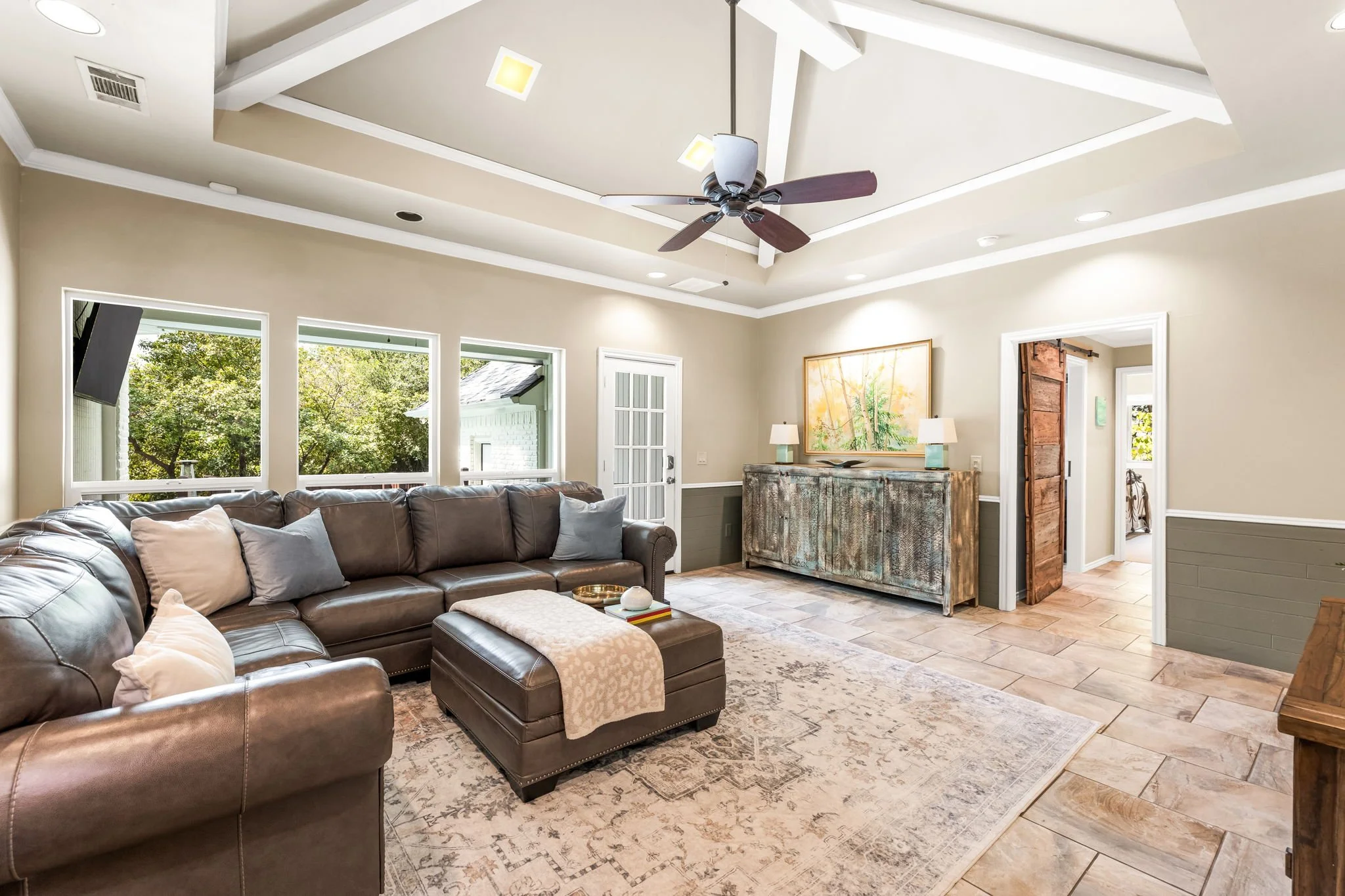 16-web-or-mls-9016 Green Oaks-16.jpg