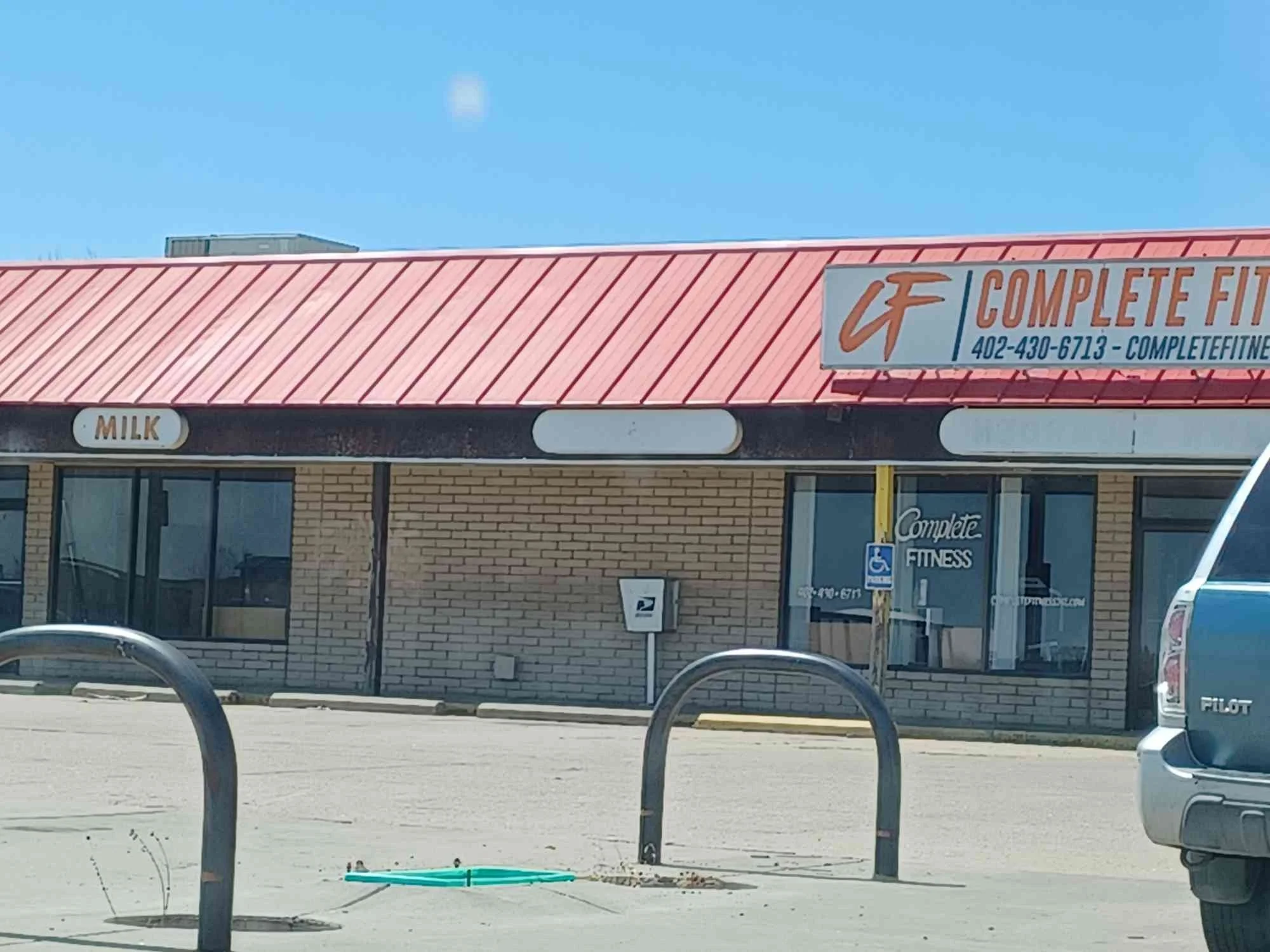 Signage lacks in cohesiveness.