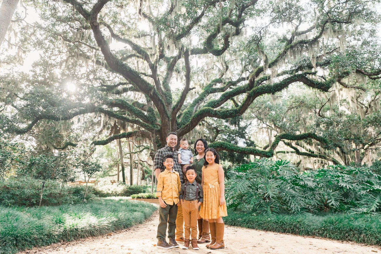 family pictures in the fall in Washington oaks gardens