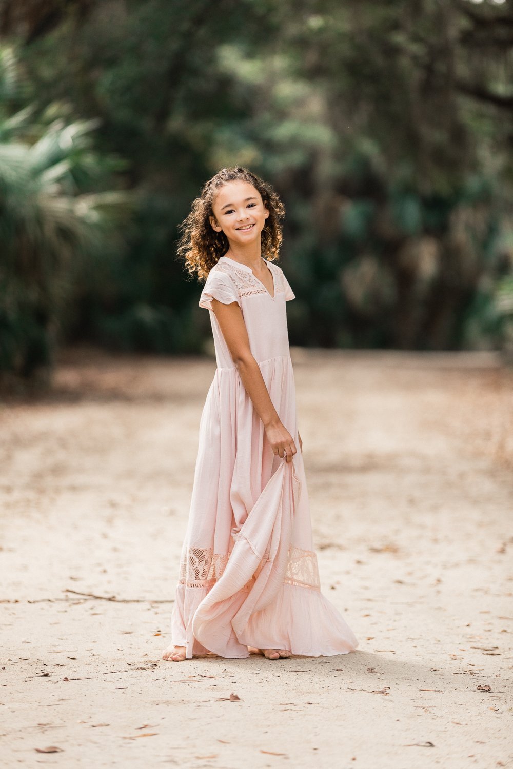 girl posing and outfit ideas in wooded areas Hanna Park Jax FL