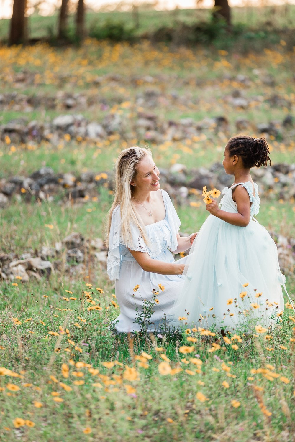 mommy and me pictures in the flower field near jacksonville fl