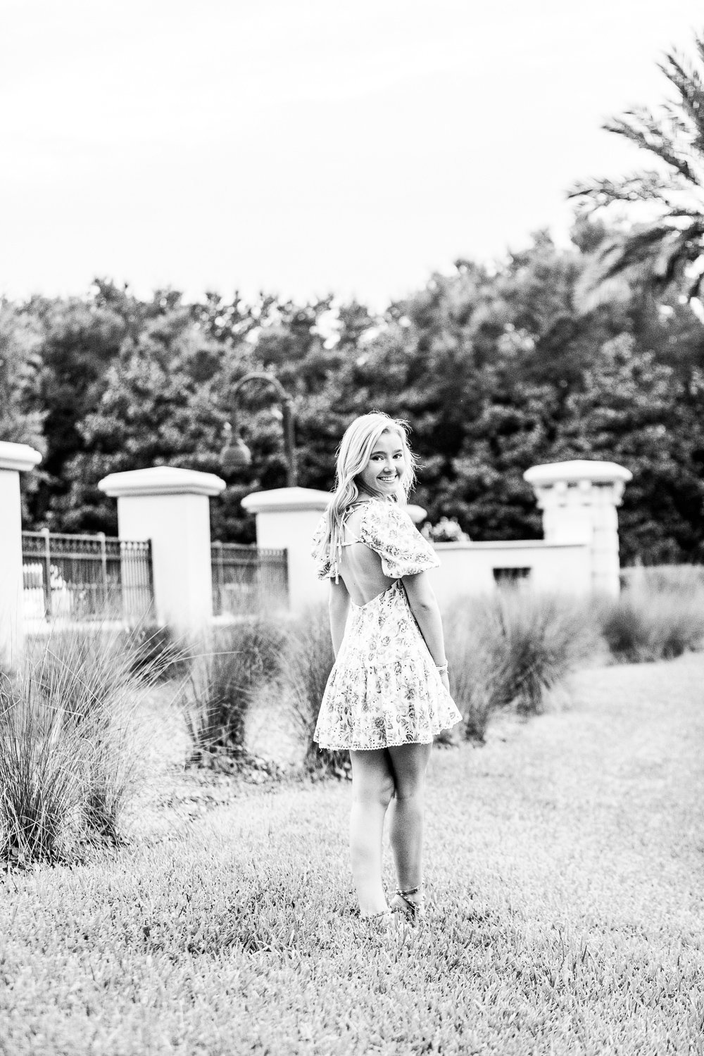 professional senior pictures in ponte vedra, fl black and white image