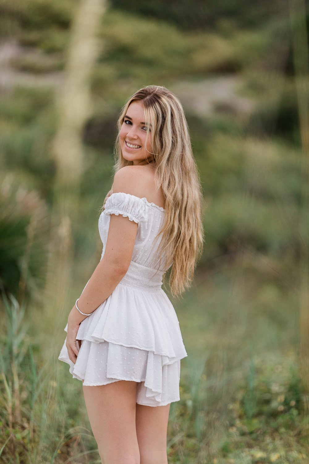 Senior pictures in yearbook posing and outfits ideas in Ponte Vedra FL