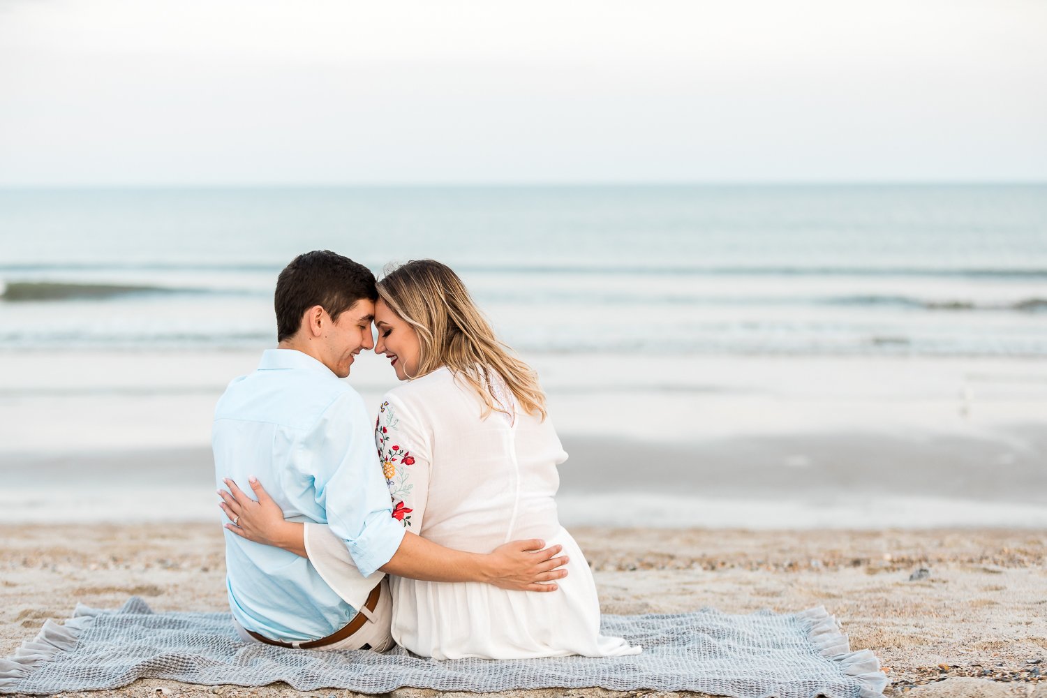 sunset engagement pictures at the beach