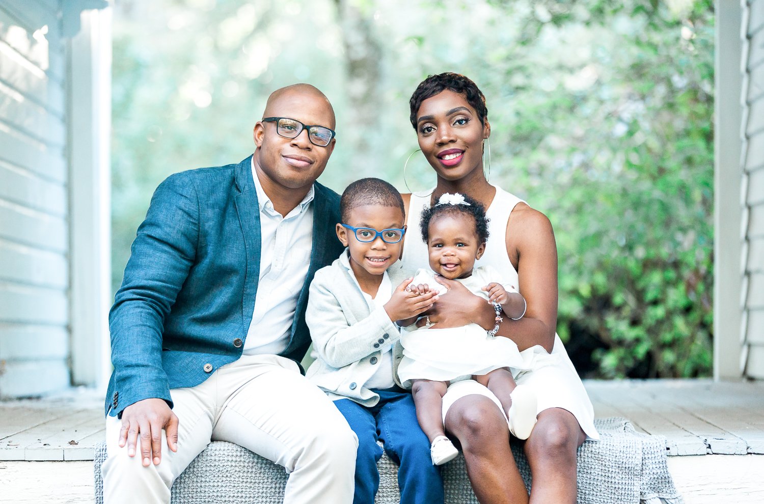 family photoshoot in walter jones historic park