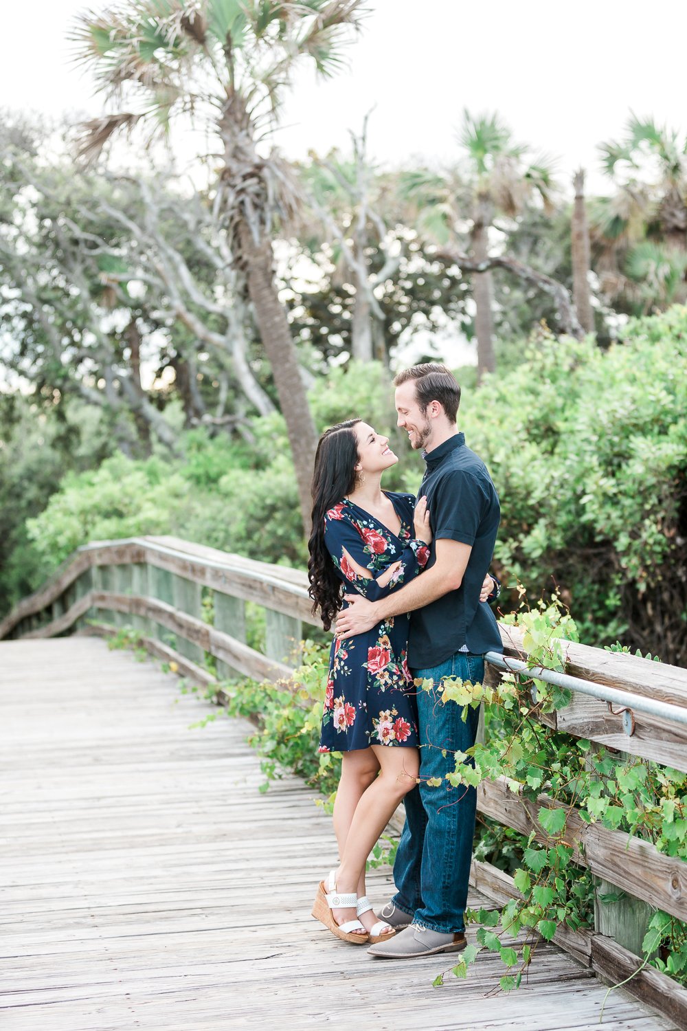 couple engagement pictures in jacksonville fl