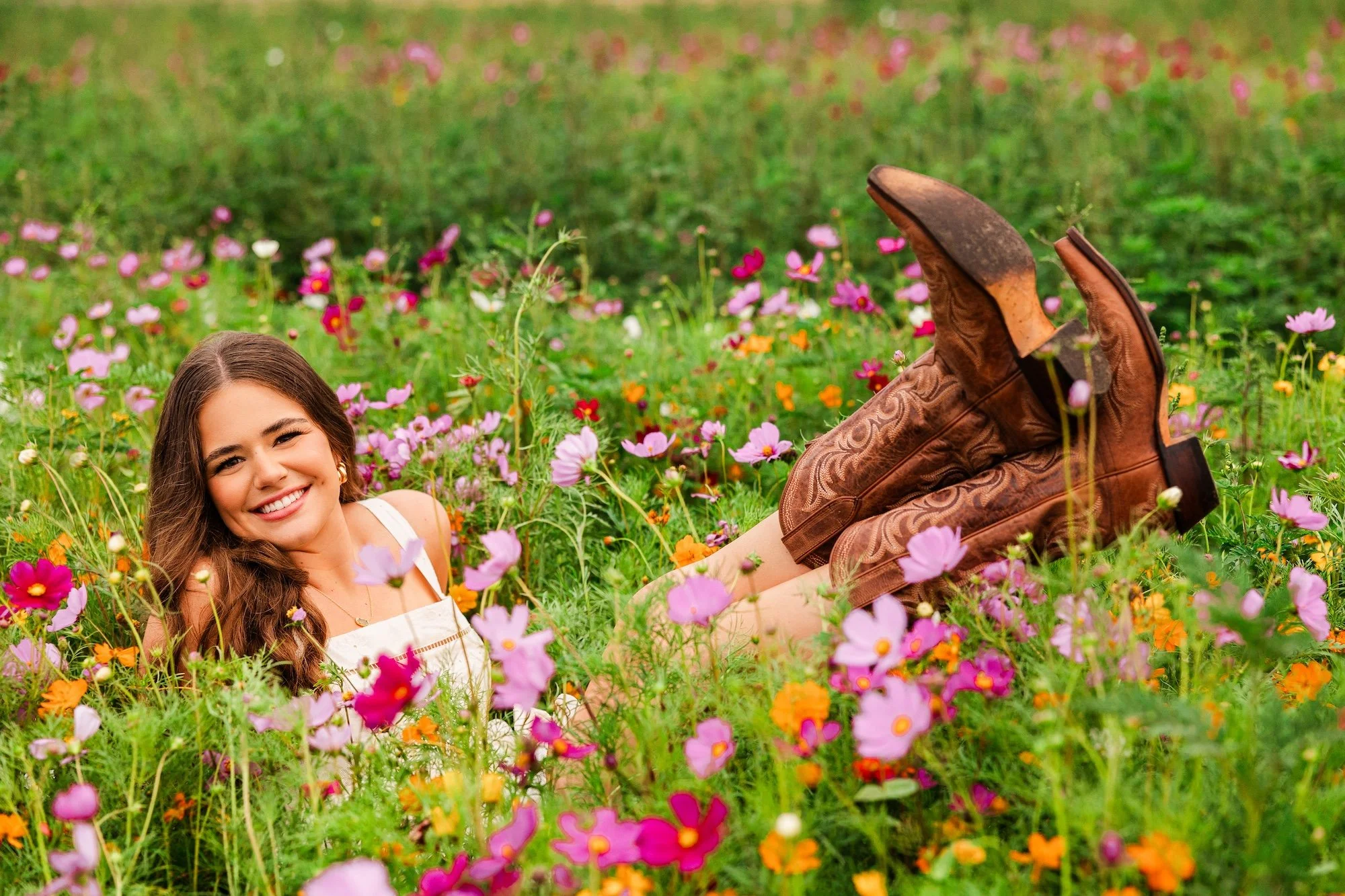 fun and creative flower field photoshoot ideas for high school seniors and college grads in Jacksonville fl area