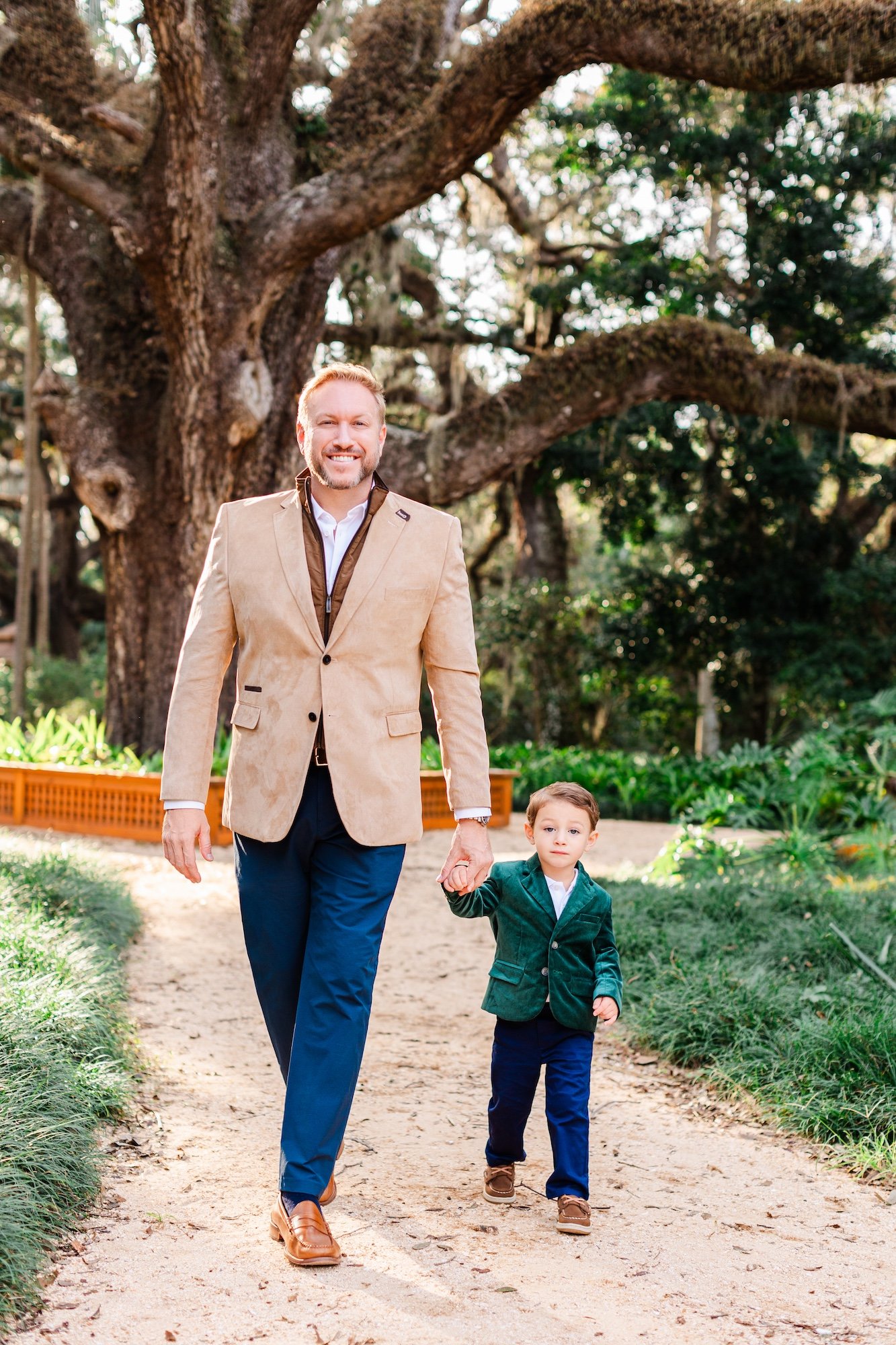 family picture outfit ideas for daddy-son pictures in Washington oaks gardens