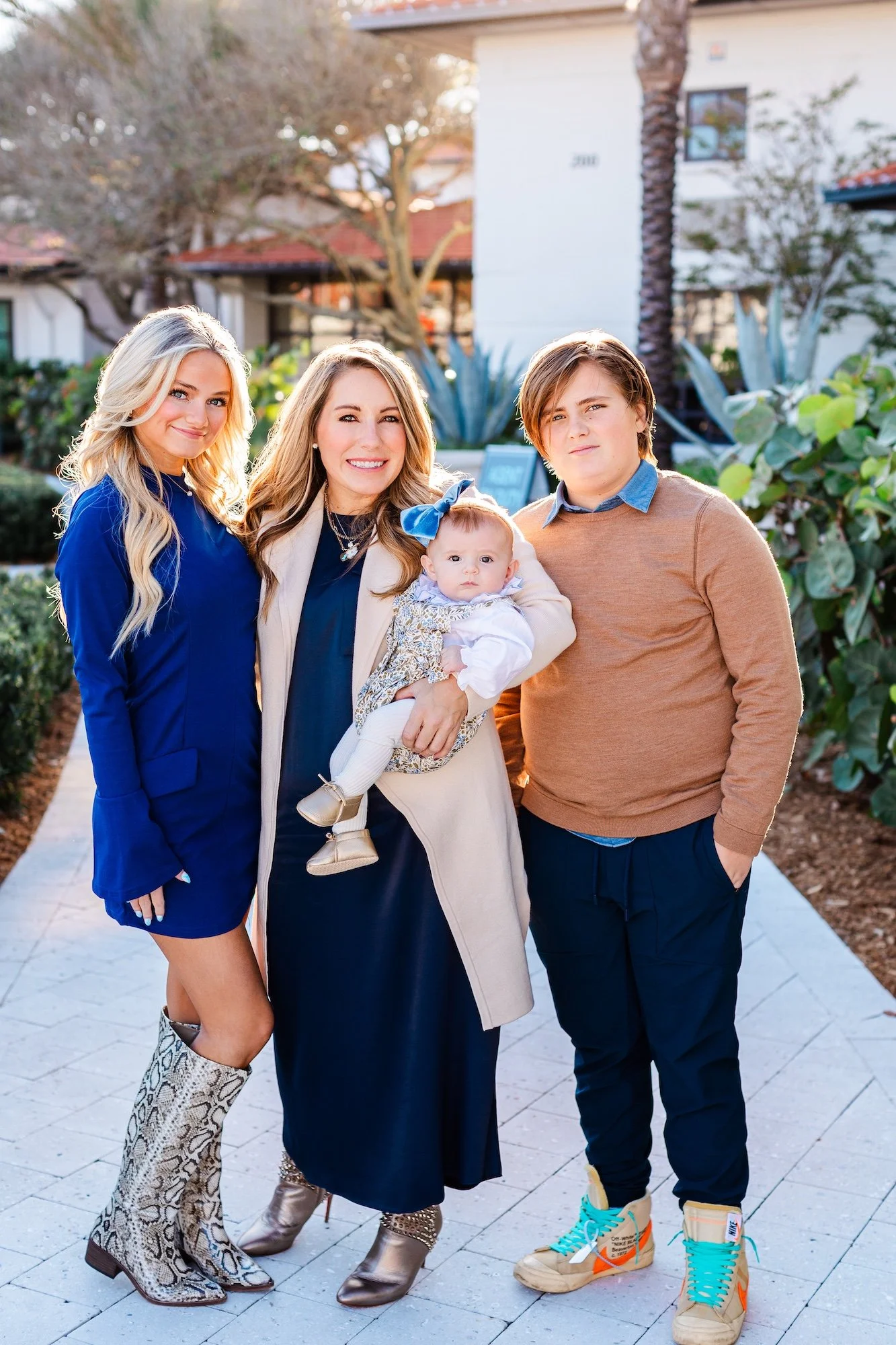 Christmas family pictures in Ponte Vedra inn and club