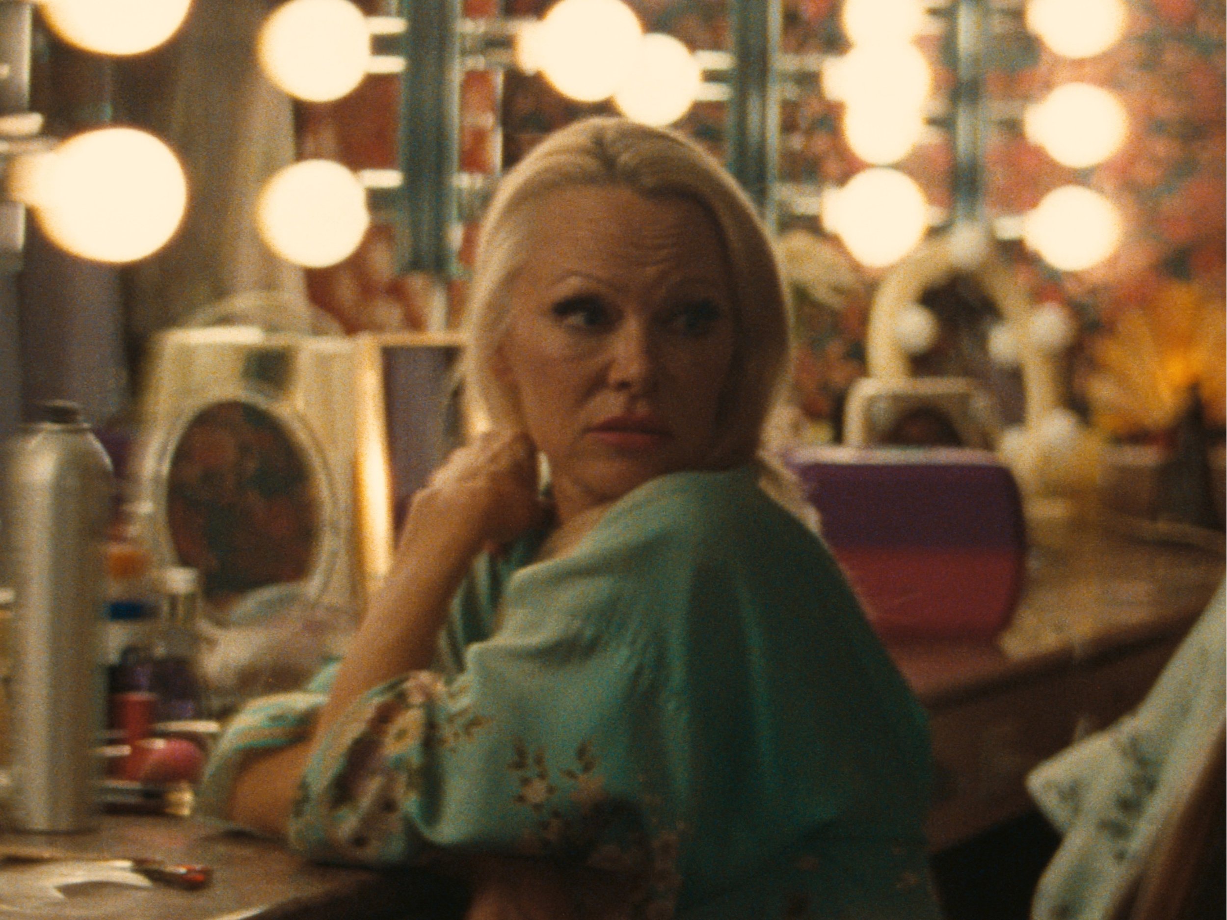 'The Last Showgirl' Review: A Poignant American Portrait of the Overlooked Vegas Working-class