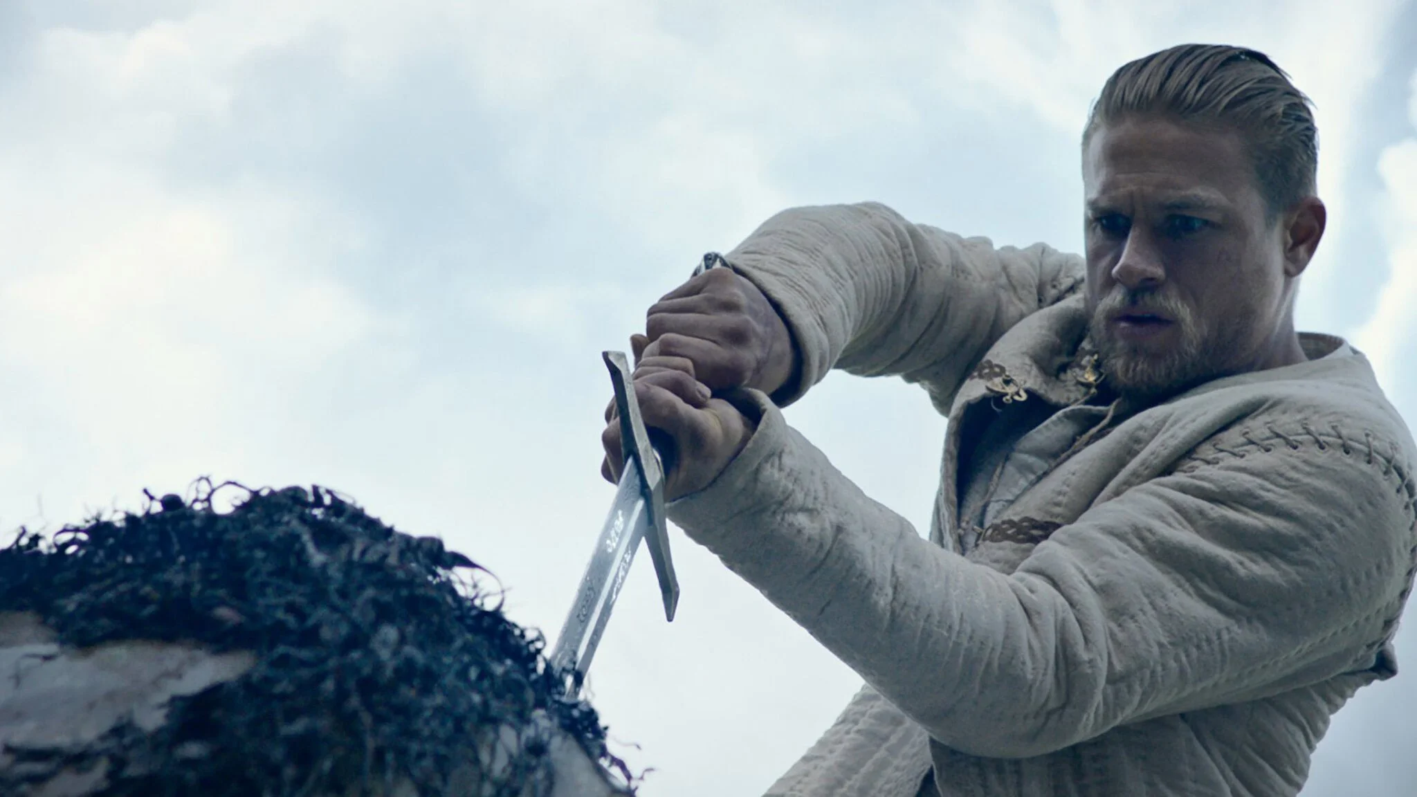 King Arthur: Legend of the Sword Review