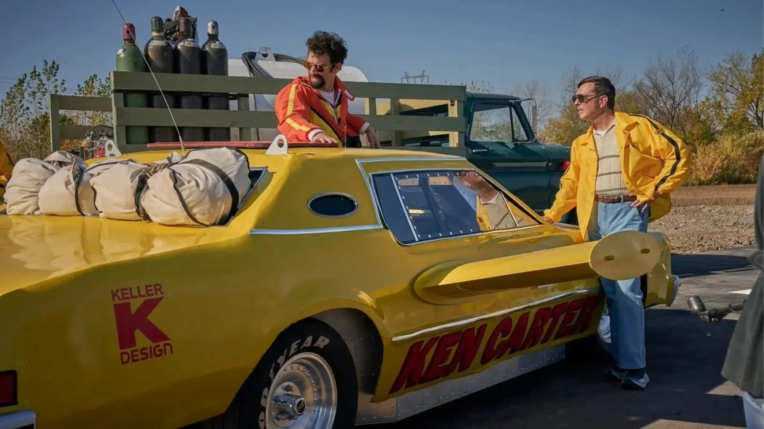 Jay Baruchel and Ed Helms in The Stunt Driver