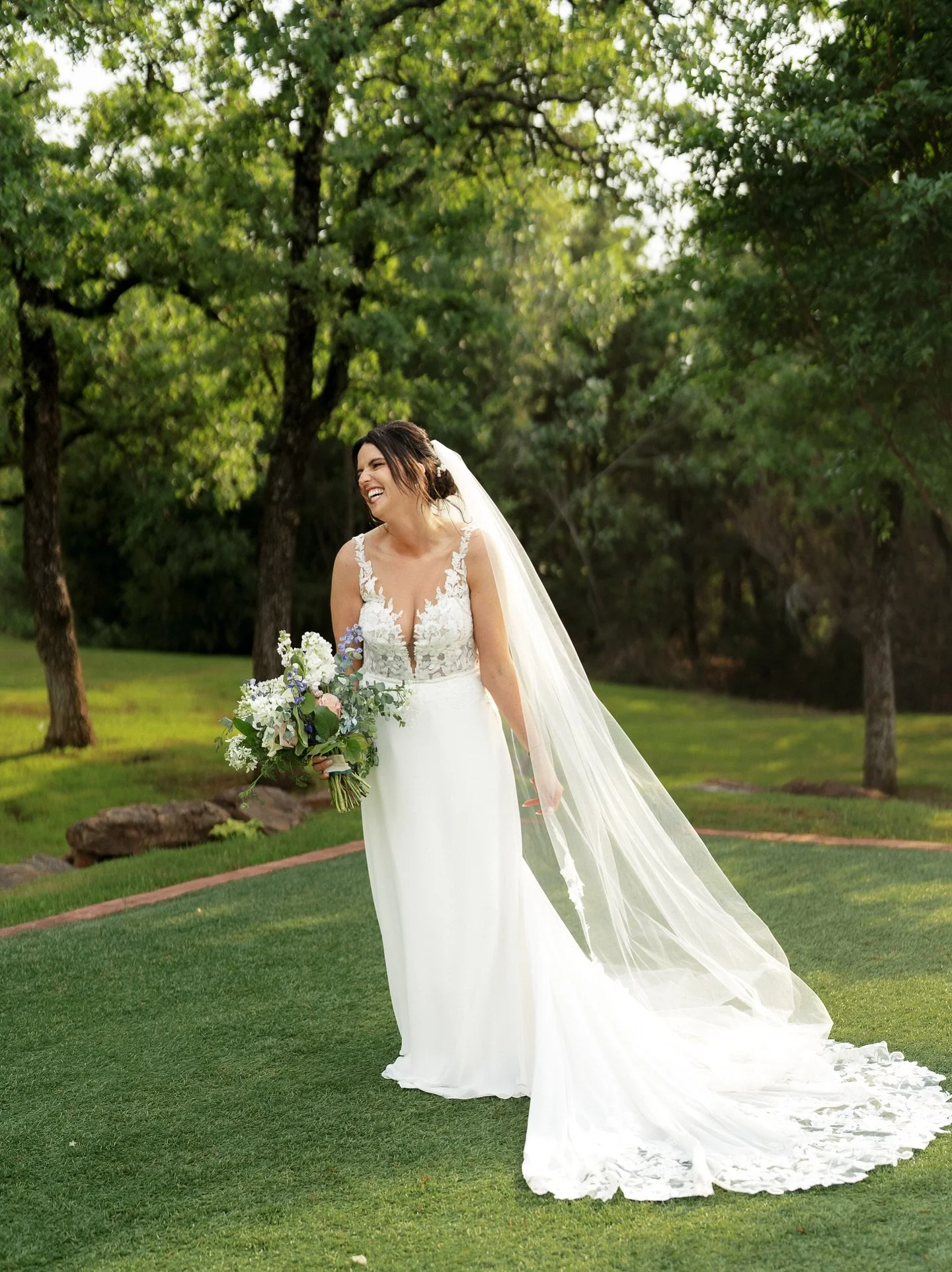 A moment for the bride 🫶🏽
.
.

Venue: @thespringsweddingsandevents 
Planning: @laureleventstx 
Photography: @momentsbymarcus_ 
Videography: @sullinsfilmandphoto 
Floral: @laureleventstx 
Hair/makeup: @rwn.beauty 
Bartending: @cornandryespirits 
DJ: