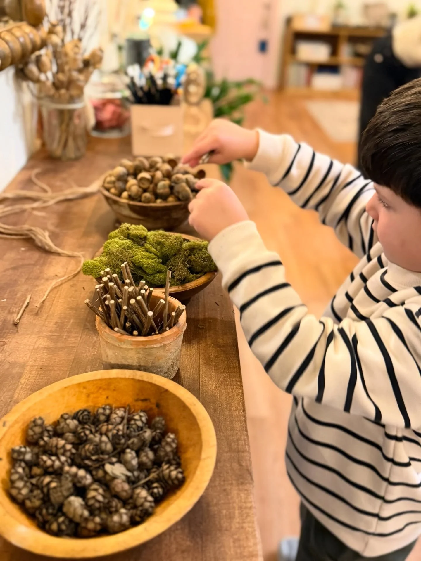 Beautiful autumn days like this call for dreaming up the forests we&rsquo;d wander through 🌿🍄

 #petiteartstudio #westchesterkids #katonah #katonahmoms #lewisboro #southsalemny #goldensbridgeny #bedfordny #poundridgeny #northsalemny #somersny #nort