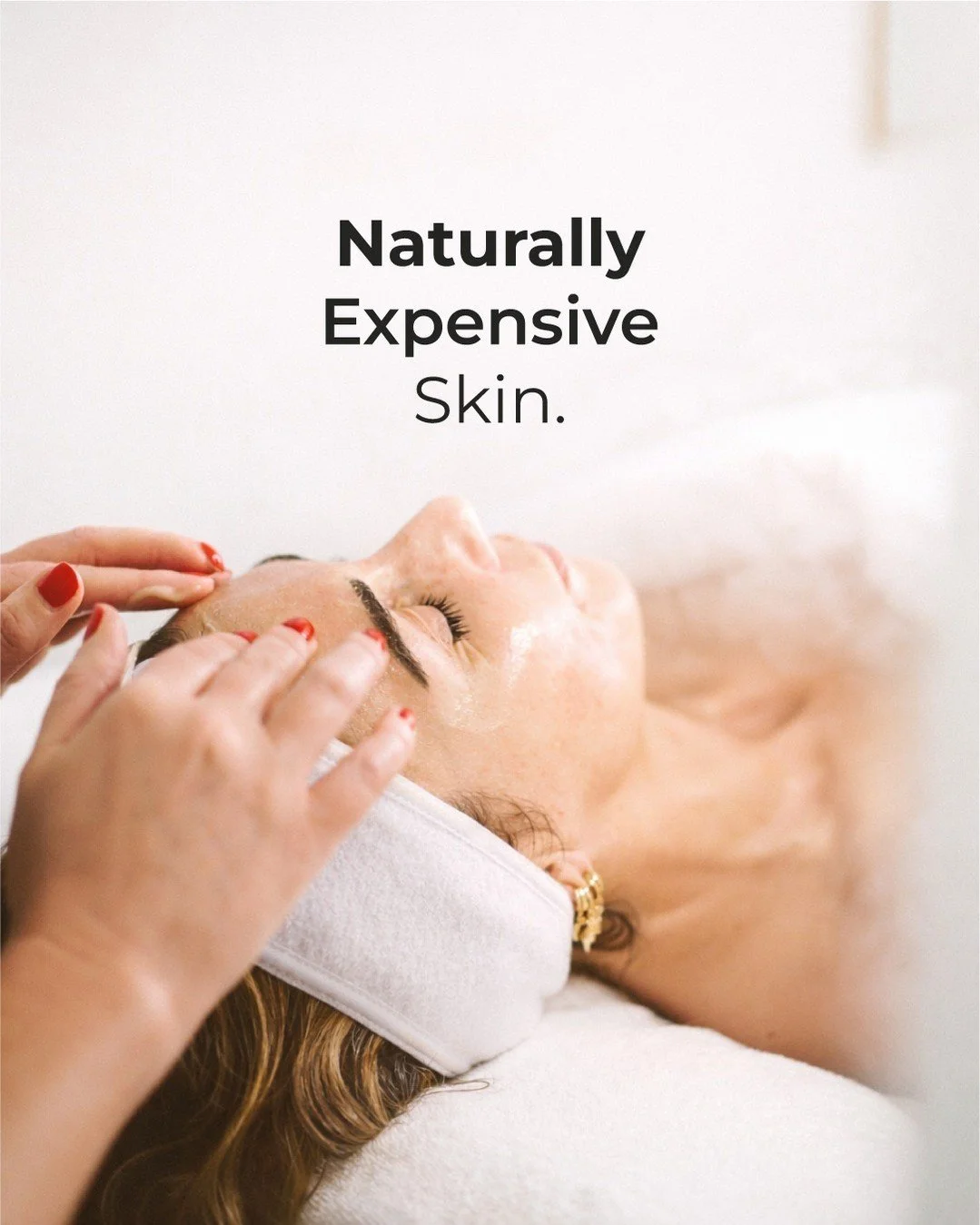 This is the glow of a healthy skin barrier and a nourished dermis. No filters, no injectables, just intelligent skincare and consistency.

I help wellness-minded women achieve their most radiant skin through a holistic, specialized approach. Visit my