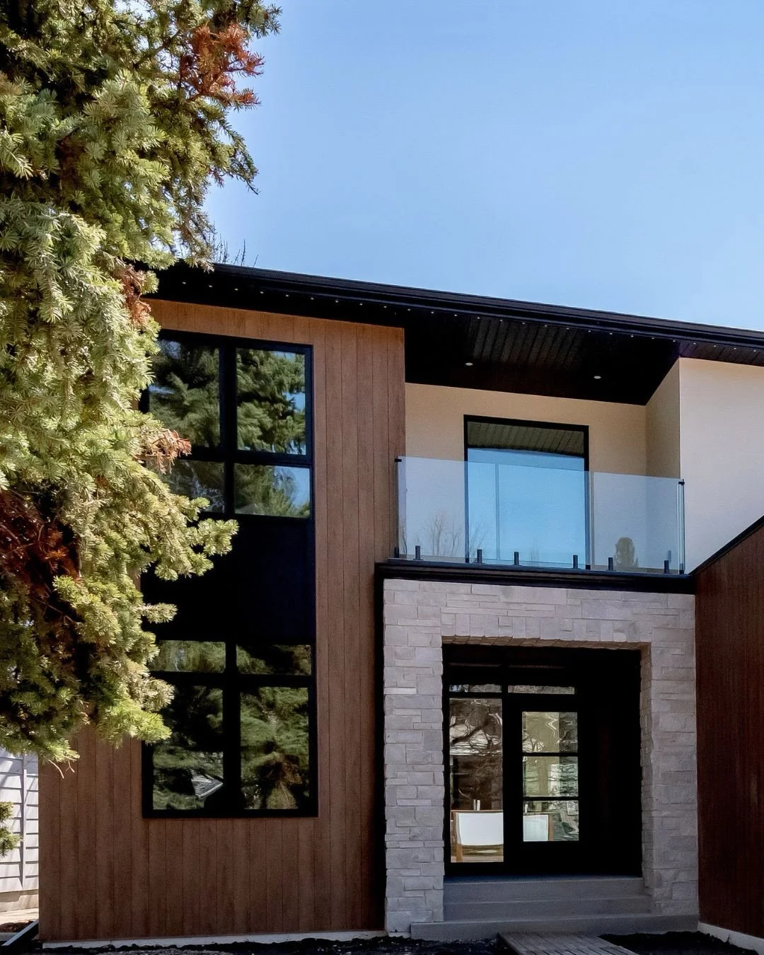 Our latest custom build on Lake Crescent, in 13 photos.

Which space is your favourite? Save this one for your dream home folder.

📷: @dm_imagesphotography
