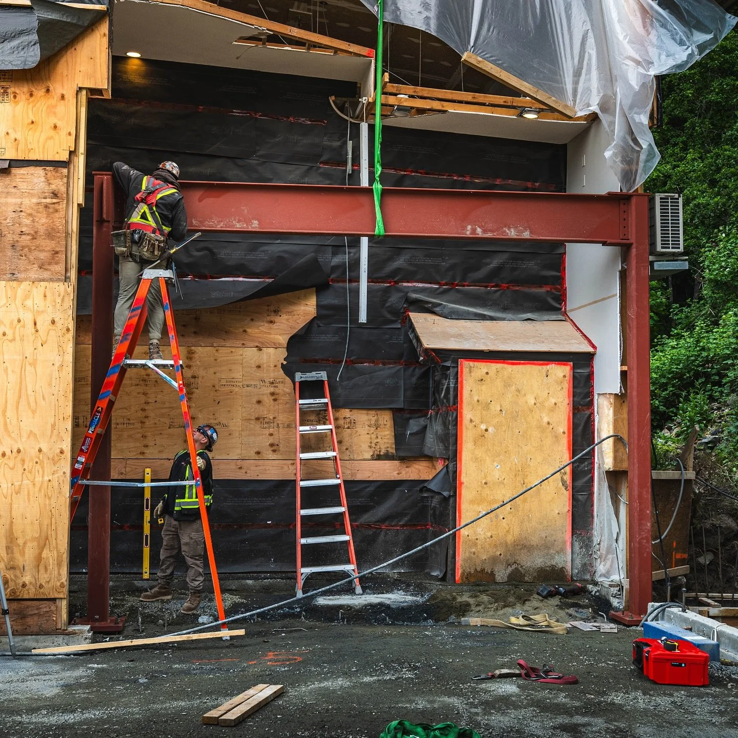 Your dream, our team 🤝 @gatewayvictoria making their dream church a reality with the Yager Construction team! 

#yagerbuilt #construction #westcoastbuilders #customhomes #customhome #homeaddition #commercialconstruction #underconstruction #construct