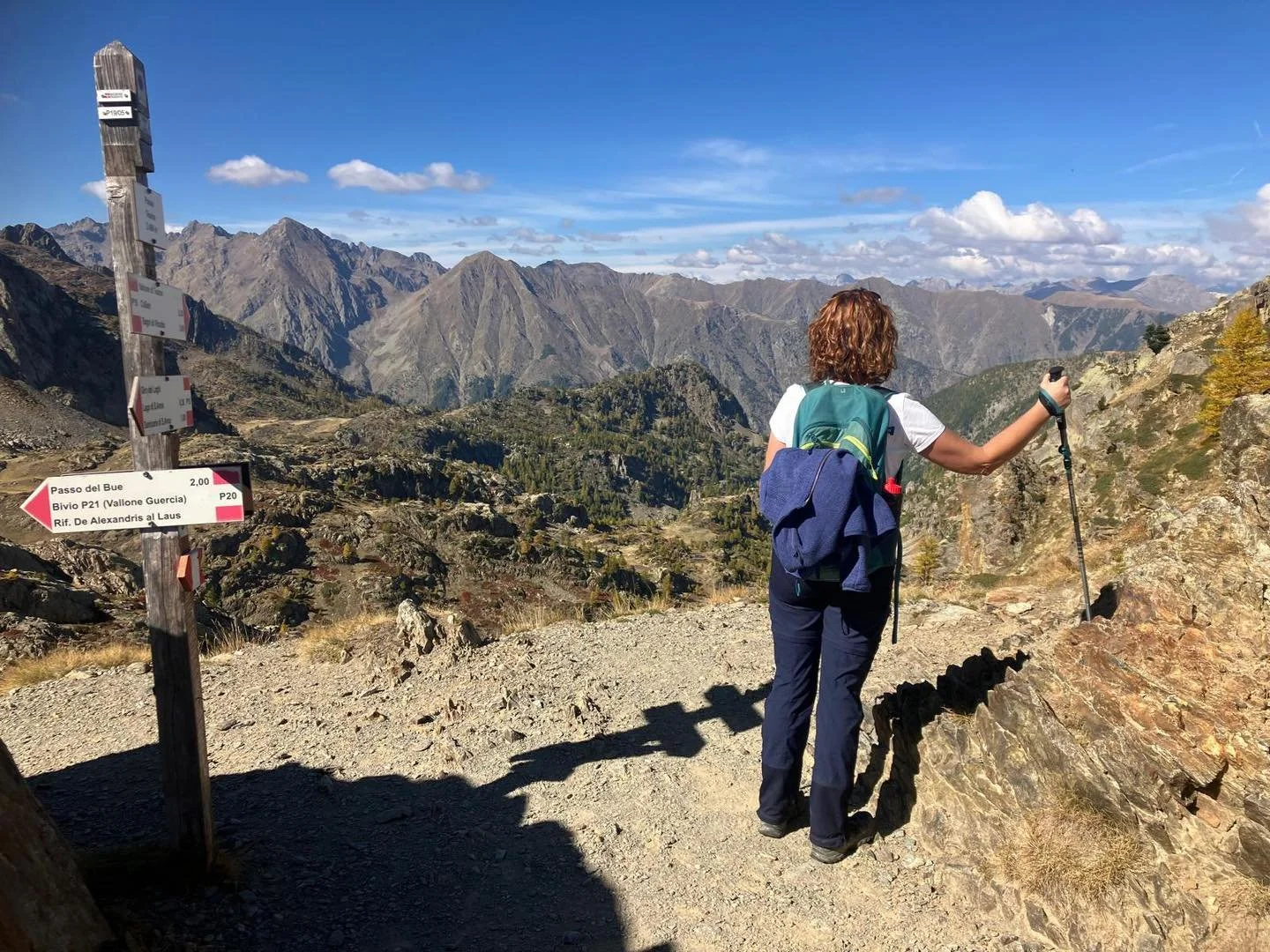 Just another day in the office 😉
We wilden ergens anders gaan wandelen maar hadden het startpunt niet goed in de routeplanner gezet en moesten 2 uur rijden om op de juiste plek te komen. Dus maar een andere route gekozen en die was geweldig 🤩 Zeker
