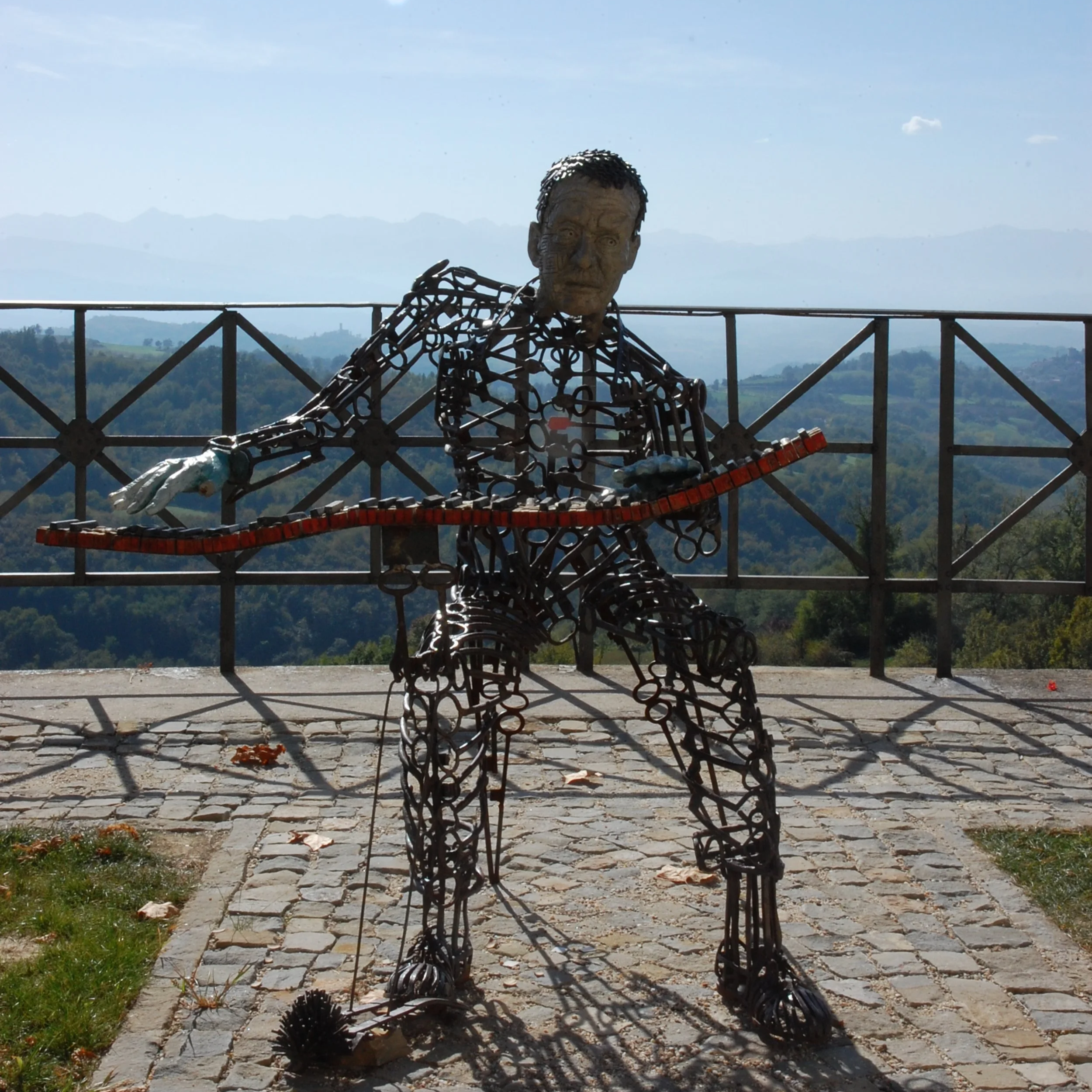 Kunstwerk gemaakt van oude sleutels