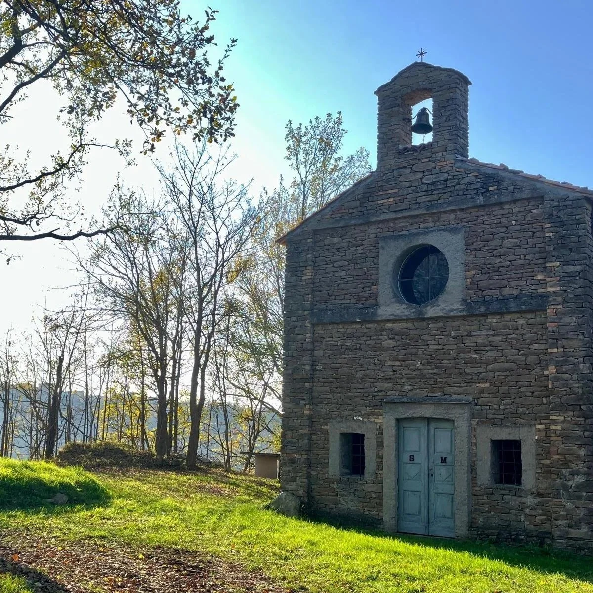 wandelen hardlopen trailrunnen kerkje