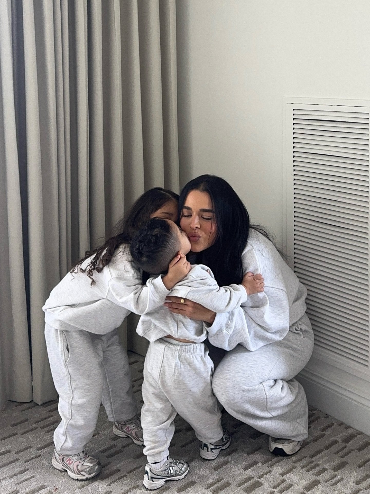 My world 🤍 Luna (4T) Luca (1 1/2) Me (m in both)
Comment LOVE below to receive a DM with the link to this post on my LTK ⬇ https://liketk.it/5v9TY