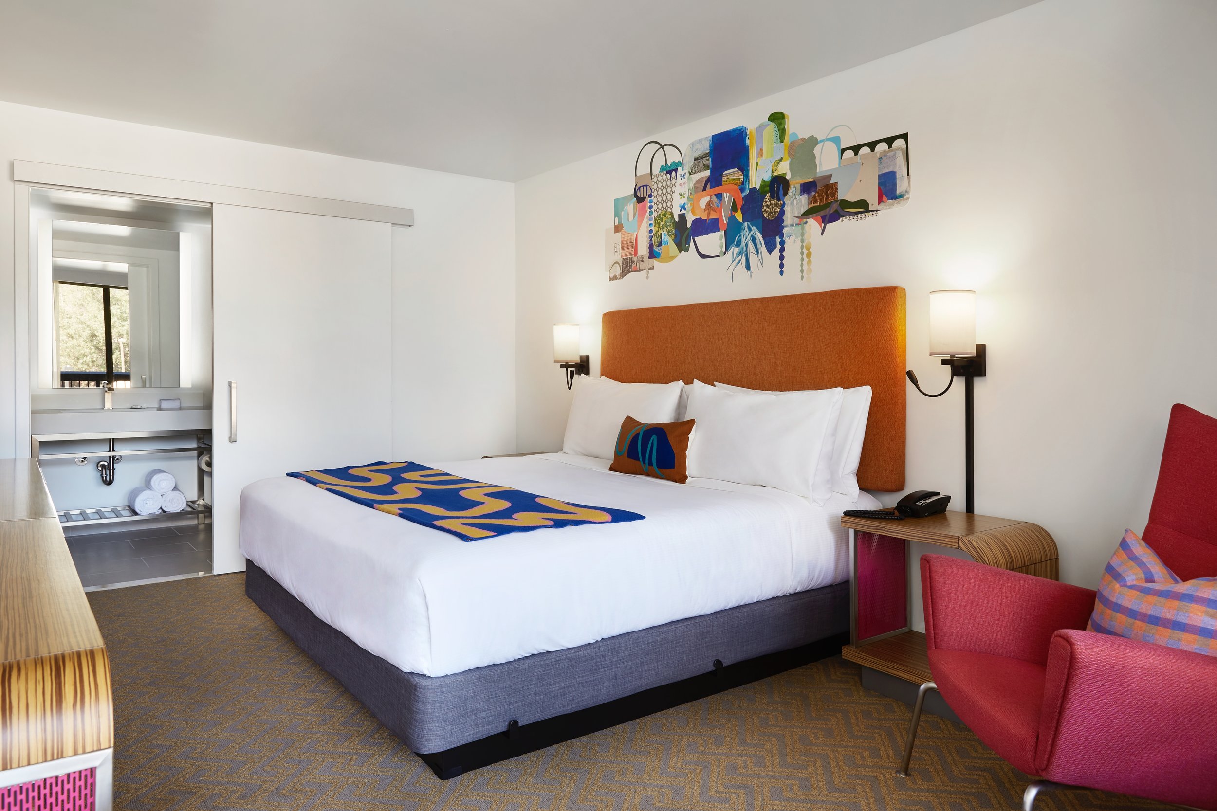 AvatarHotel_King_102423_0262_Hero.jpg