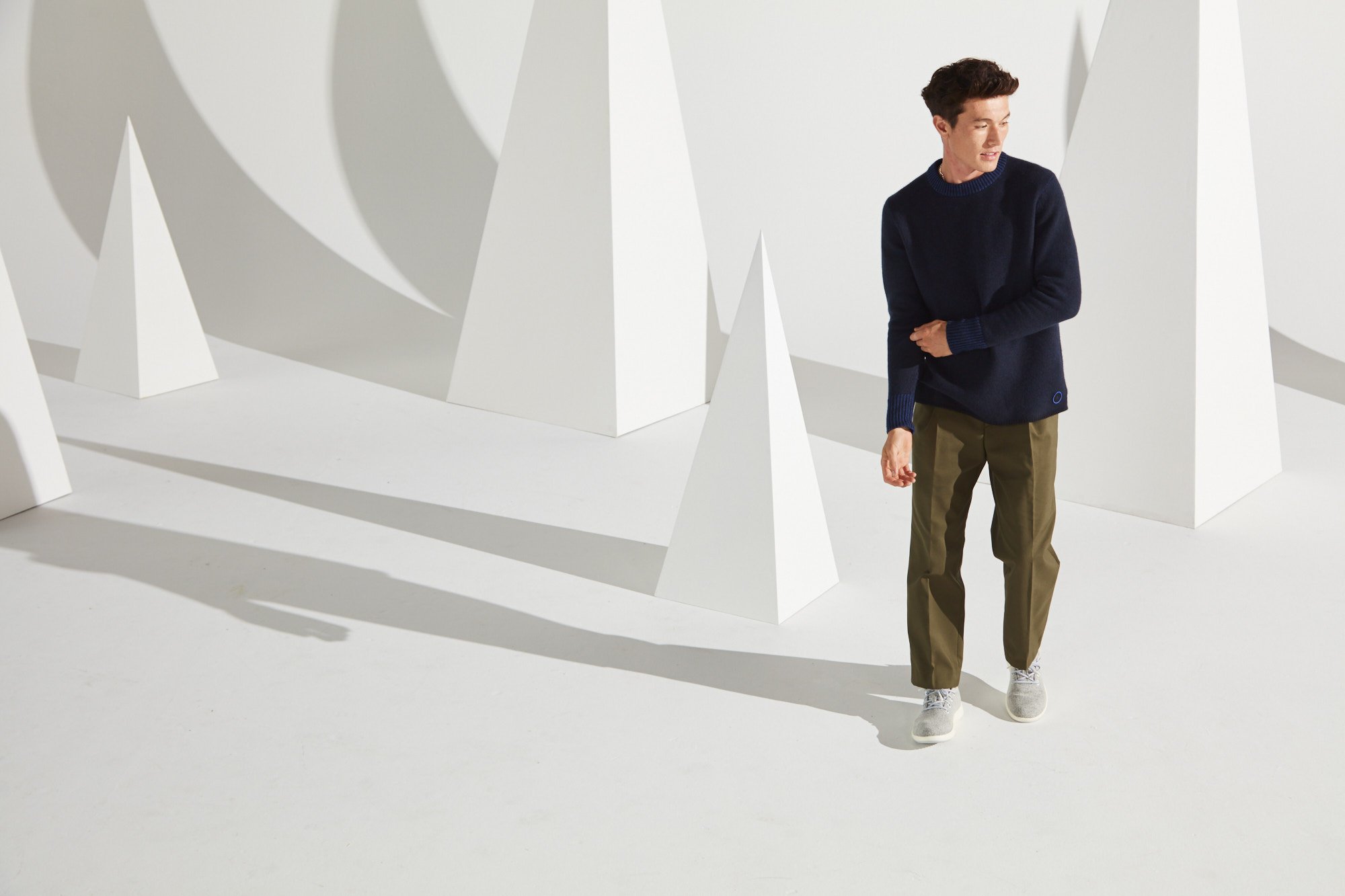 200916_Allbirds_65_WRM_DappleGrey_Male_Trees_White_02986.jpg