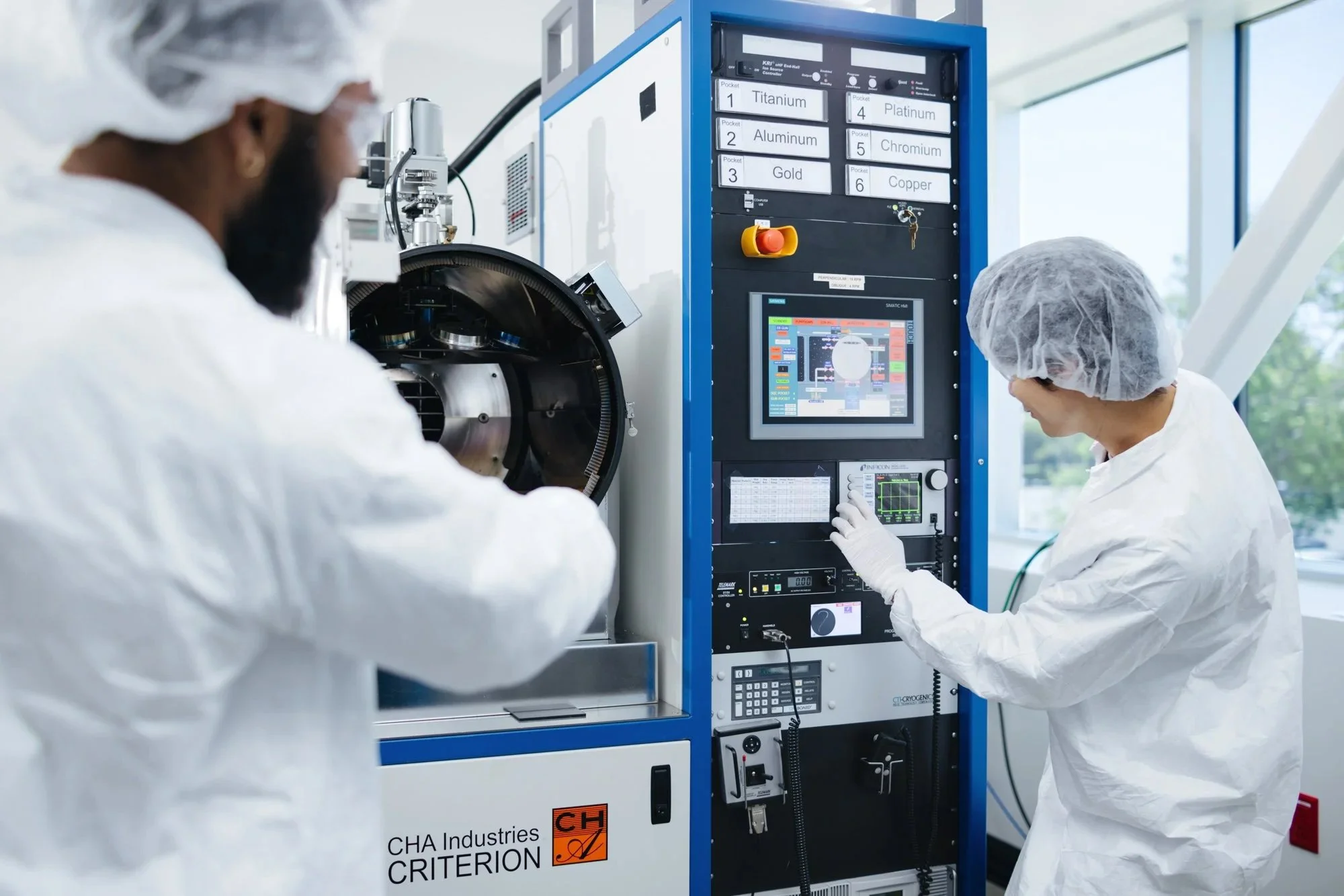 18_MicroFab_MetalEvaporator_PrimaTech_1865_Retouched_V1.00_1.jpg