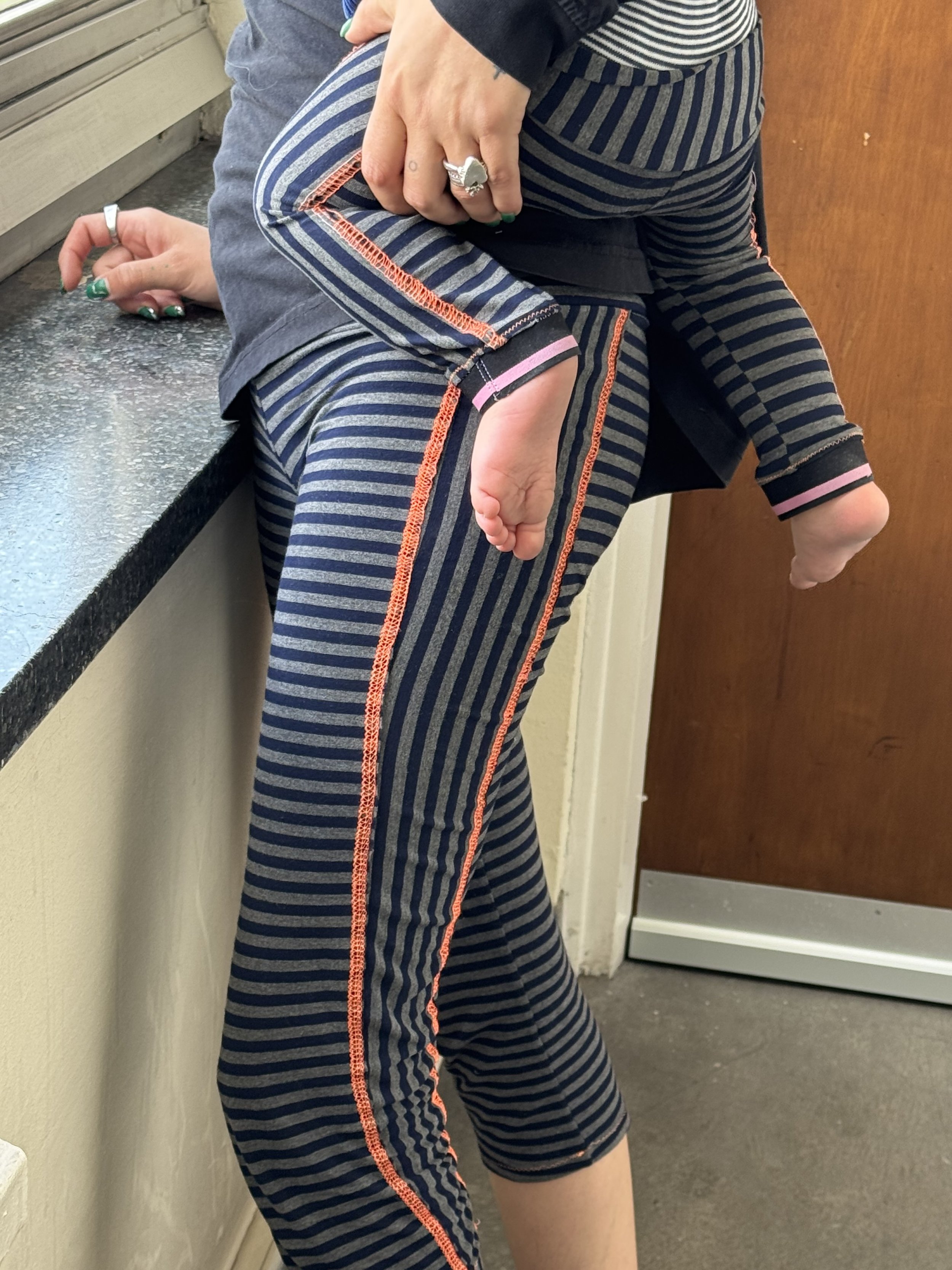 Pheobe_leggings_innie_1.jpg