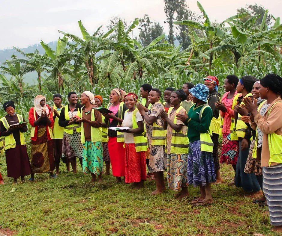 We love this picture and what it reveals about these women working on one of our agricultural initiatives! The women start their day in the fields at sunrise. However, they decided to begin arriving a half-hour early so they could hear a Bible messag