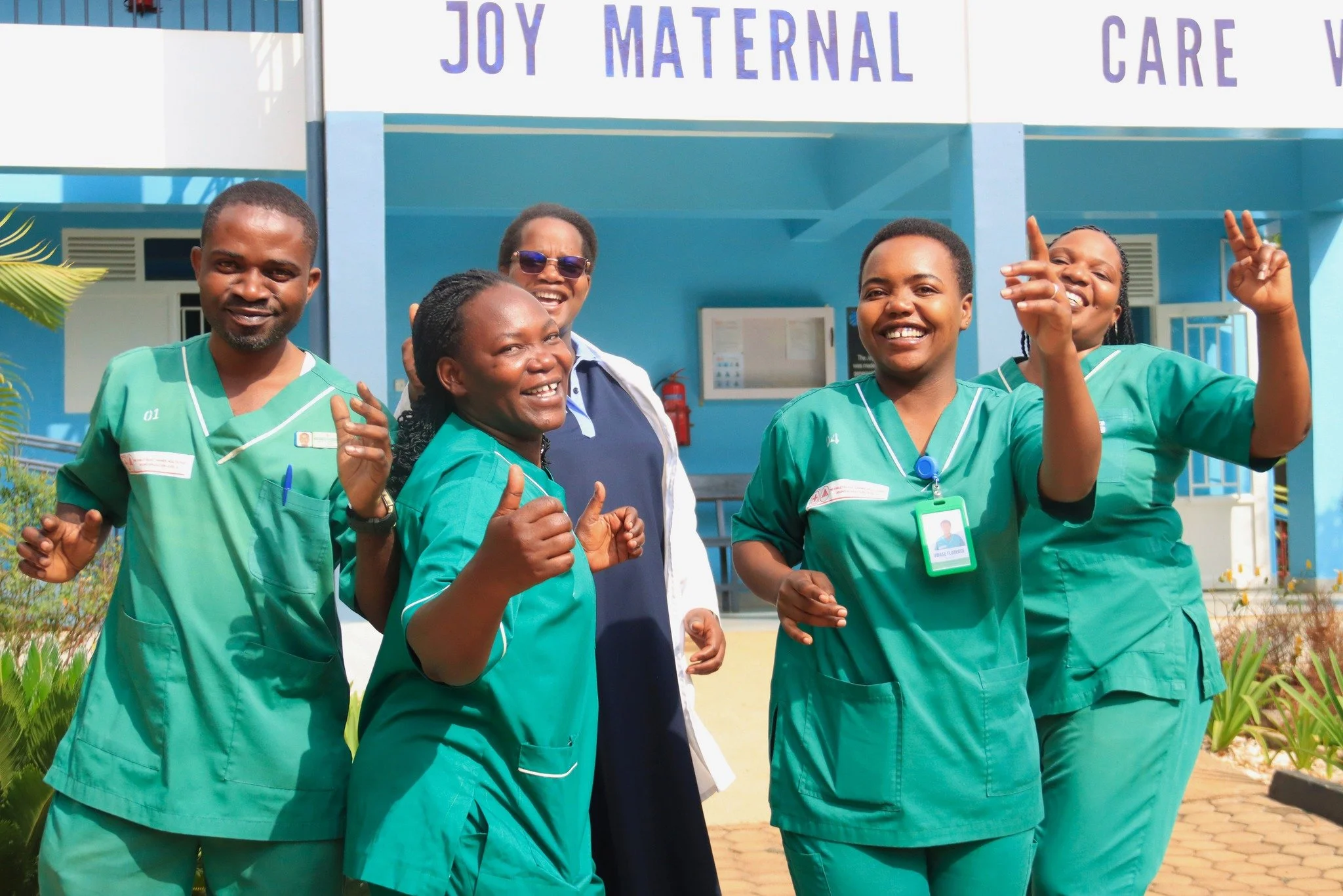 Happy Friday!

Five patients who had been admitted to our Health Center have recovered and gone home this week.

The team had good reason to celebrate.