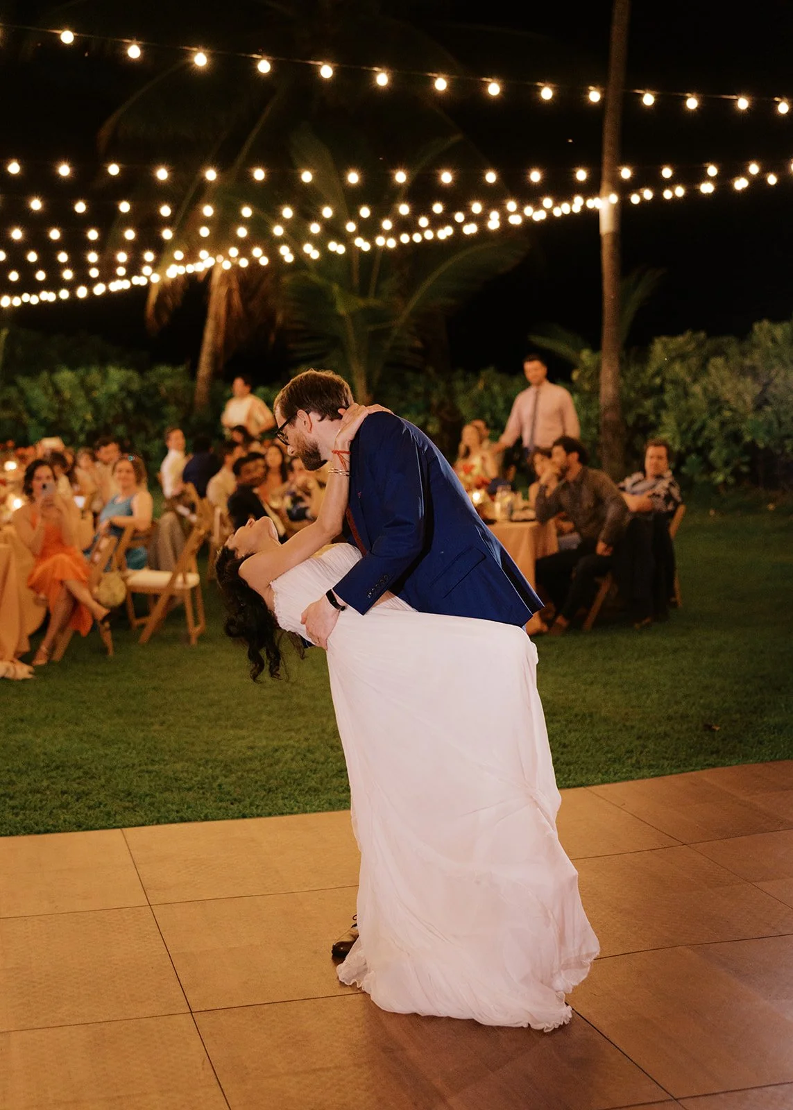 tara-ted-hulihee-kona-beach-house-wedding-1090.jpg