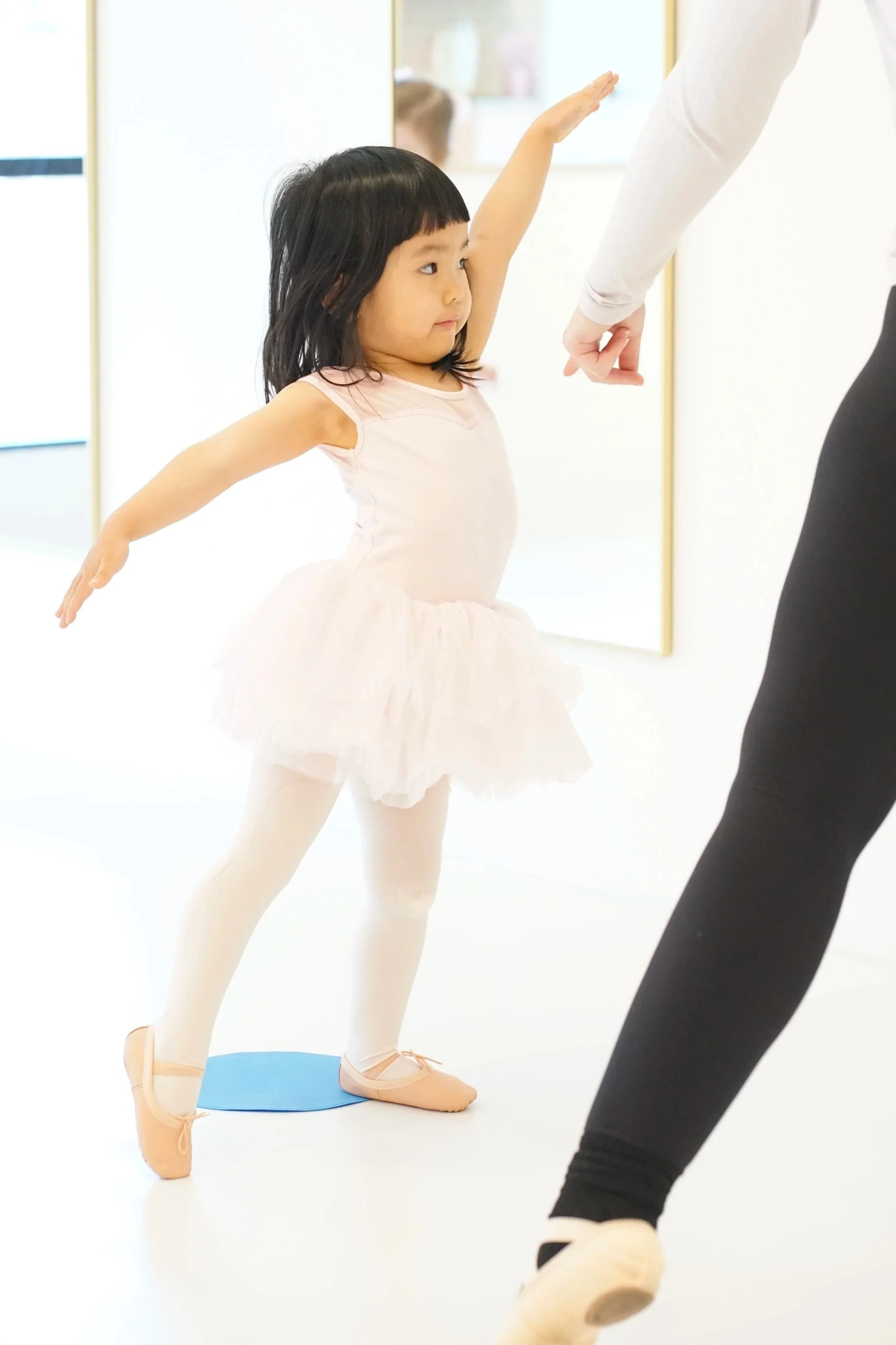 Hello Dancer a Dance Studio that specializes in Dance Classes for 2 months to 8 year olds in Austin, Texas. We have Dance Classes, Birthday parties and Summer Camps.