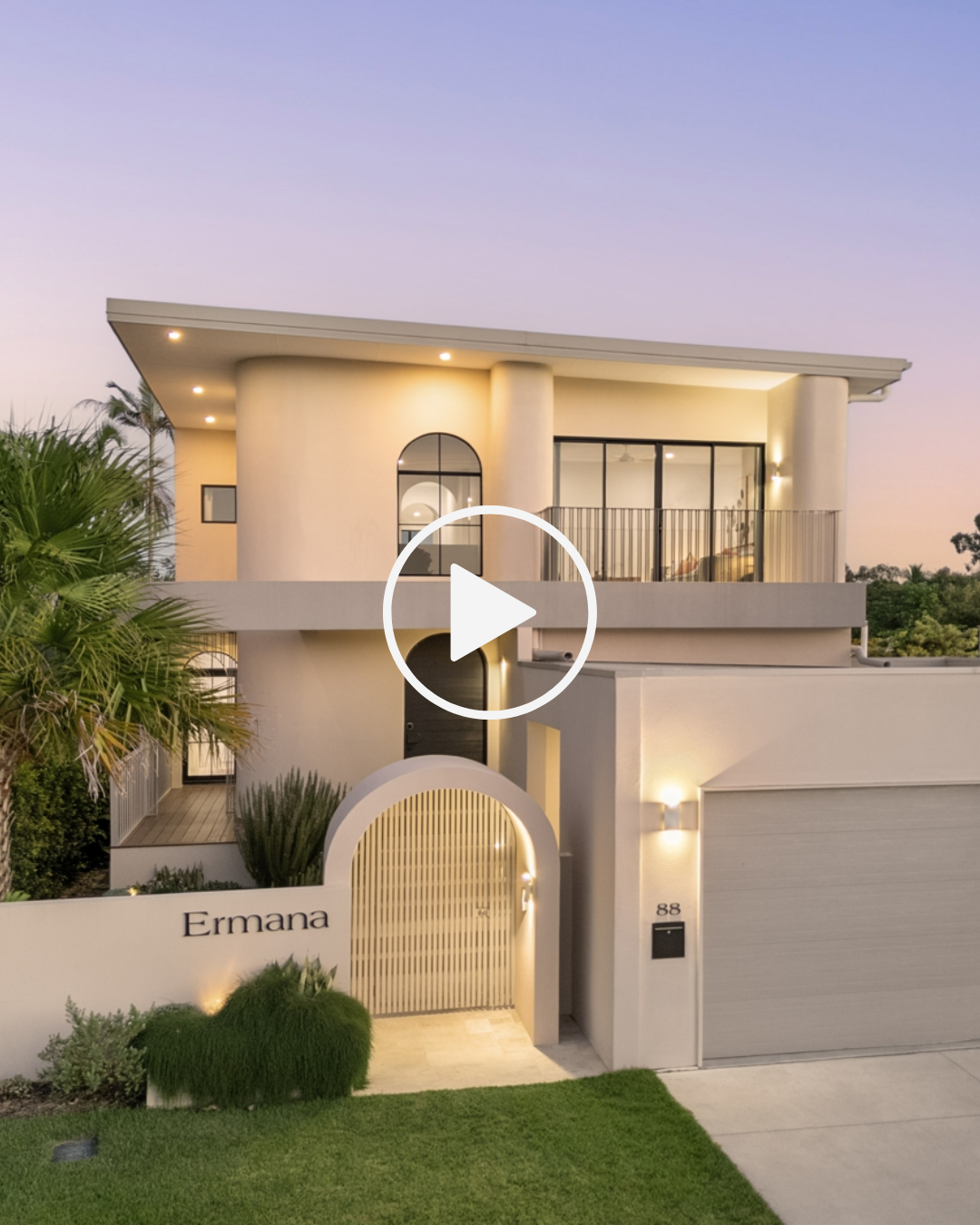 88 Third Avenue, Palm Beach with Play Button showcasing videos. McGrath Palm Beach. Billy Jaz Agent.