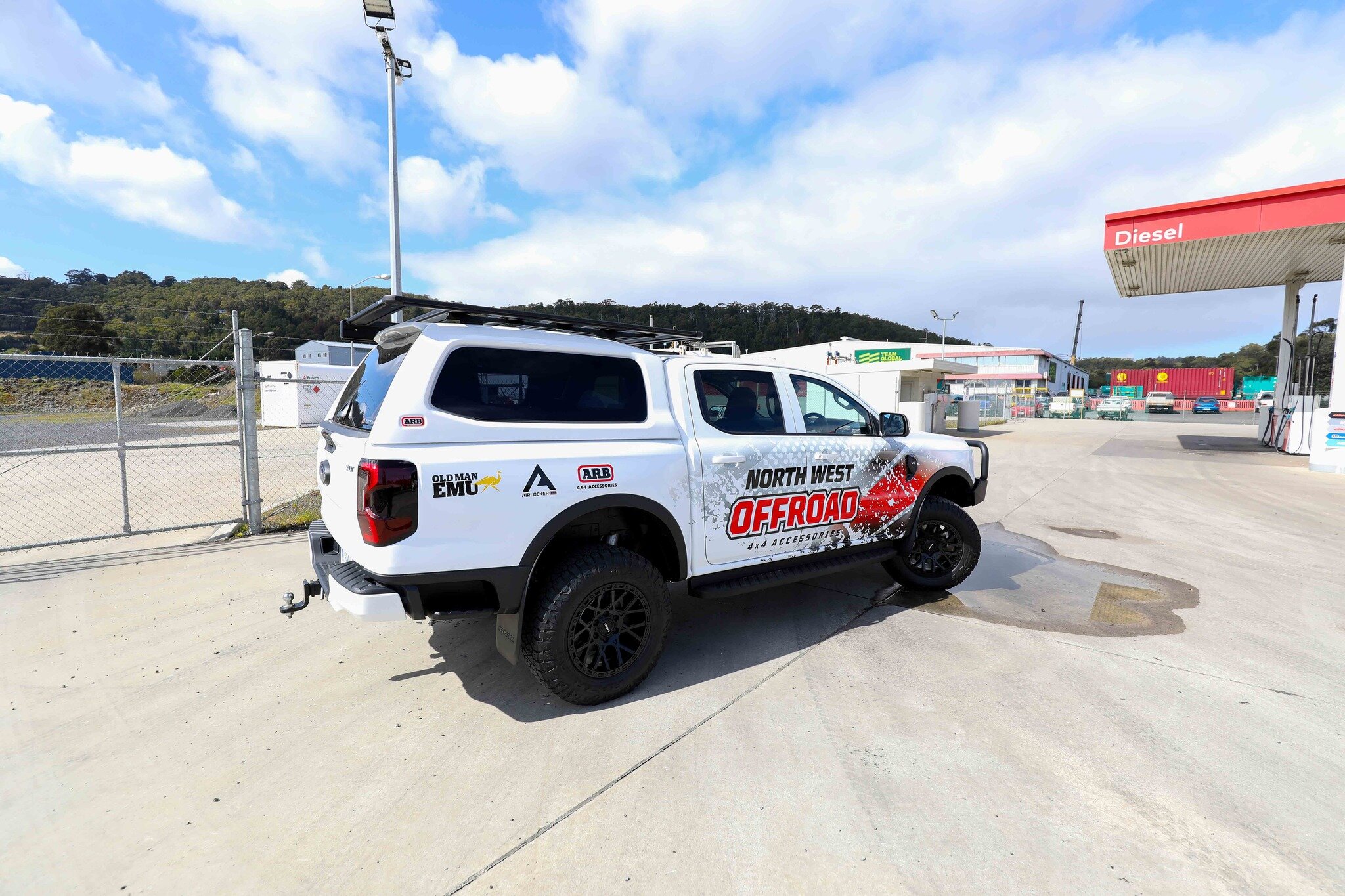 🚙💨 Unveiling the &quot;North West Off Road&quot; Vehicle Wrap by Signsense! 🌄

Adventure meets style with this custom wrap, celebrating the rugged Northwest spirit. 🏞️

A huge shoutout to @nwoffroad_4x4 for choosing Signsense! Ready to transform 