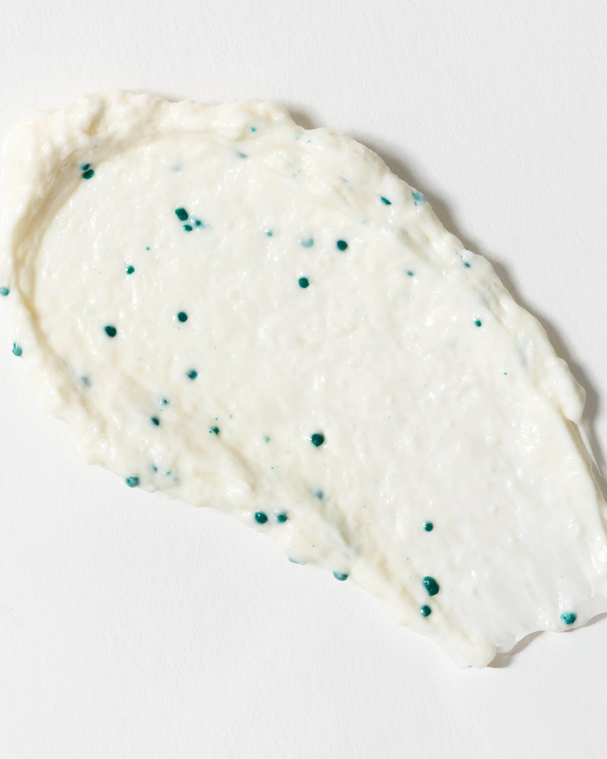 ILUMA_intense_brightening_exfoliating_cleanser_2.jpg