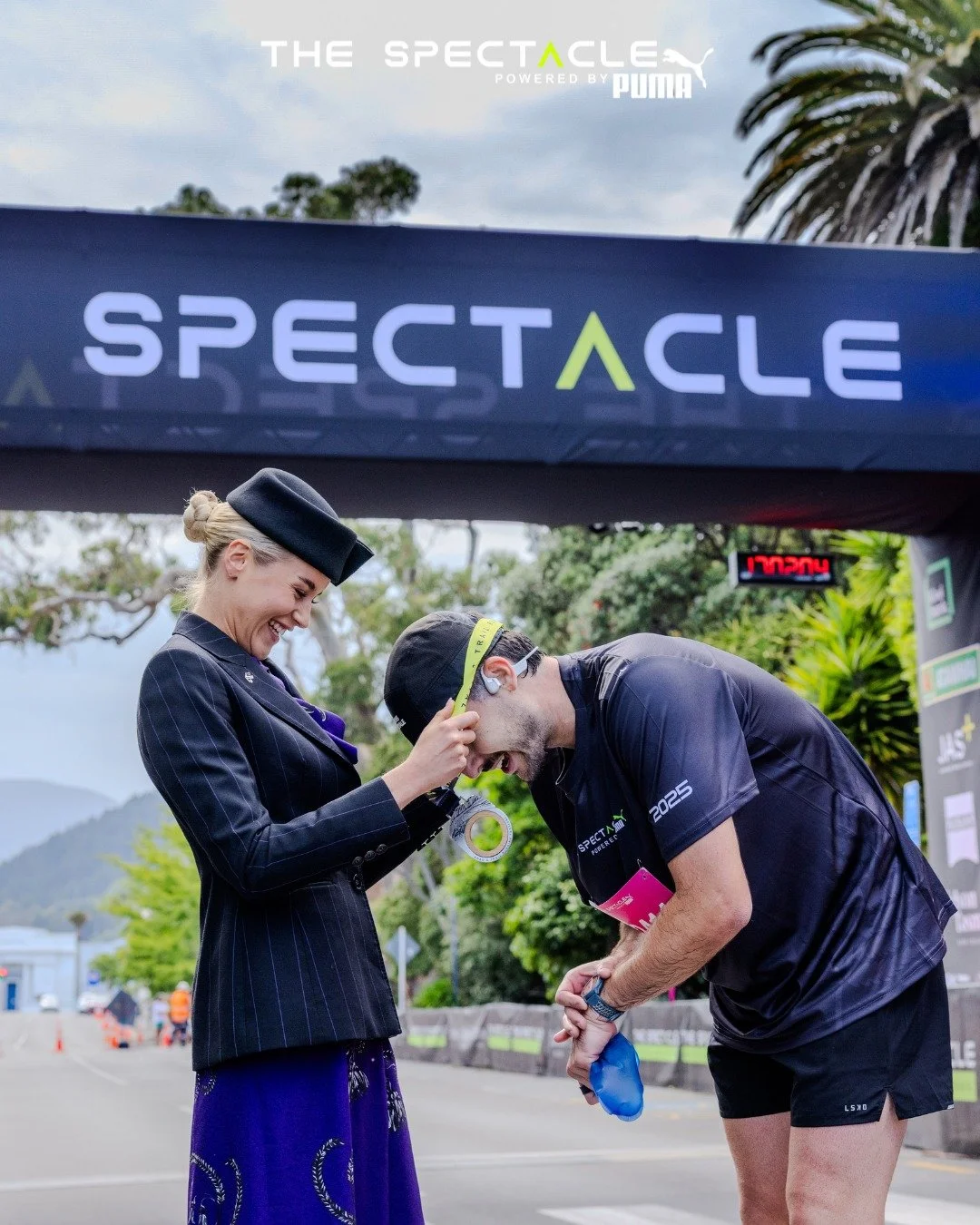 Reliving a little of that ✨ Air New Zealand magic ✨ 

Having our 22km participants cross the line and be greeted by cabin crew from Air New Zealand - medal in hand and post-race lollies ready - definitely wasn&rsquo;t on our bingo card last year! But