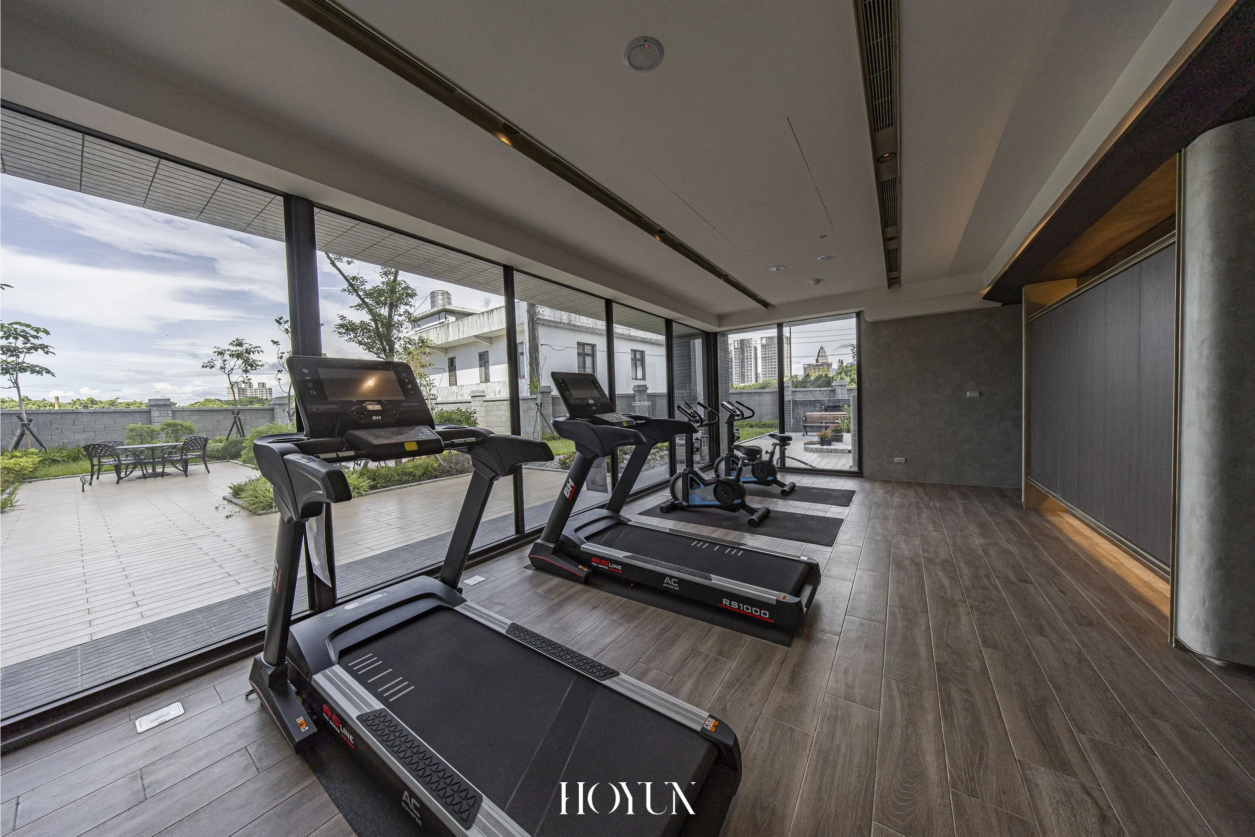 7W8A2936_0007_和勻設計LOGO白色2 拷貝 4.jpg