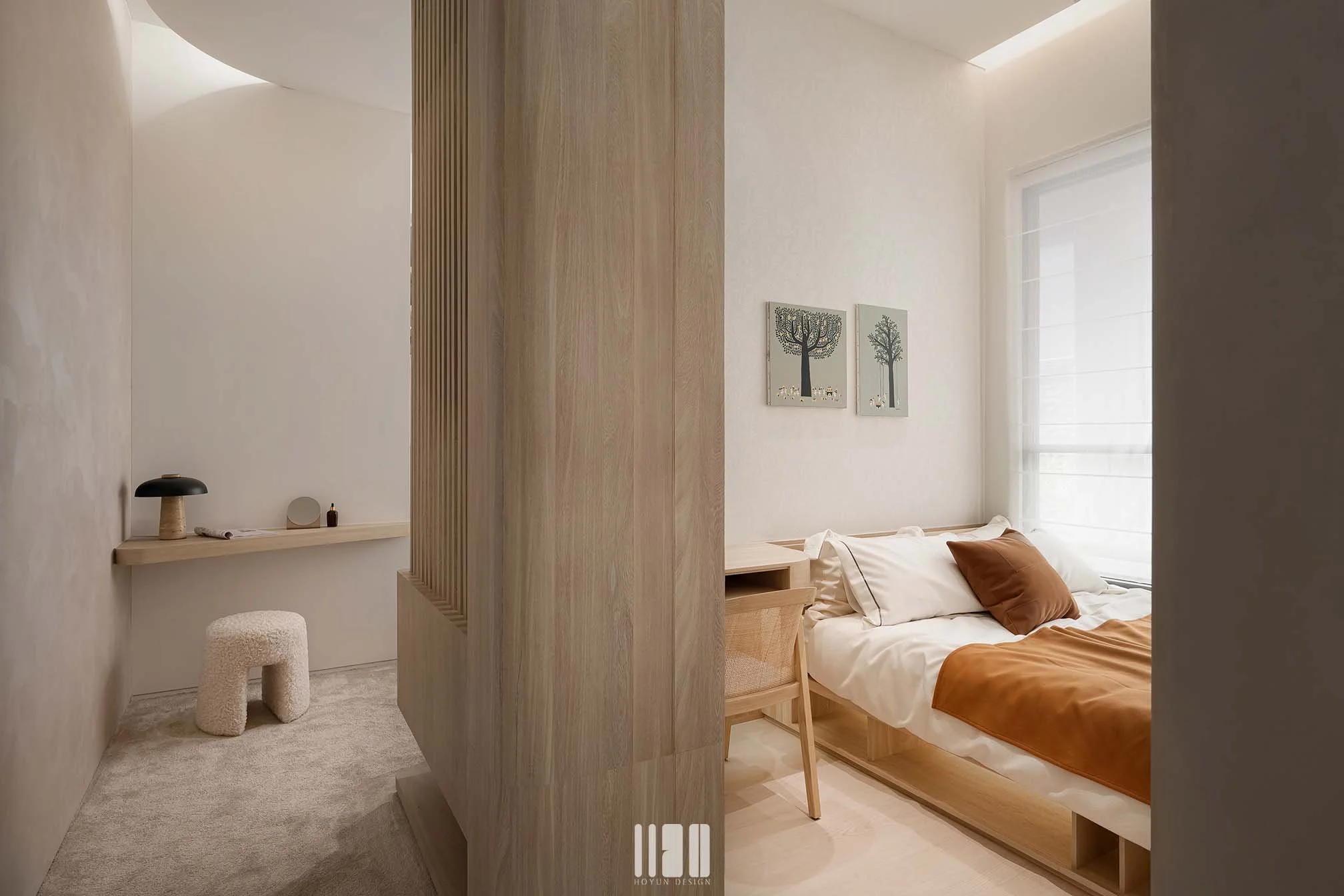 新北林口樣品屋2 次臥以淺木與柔米色營造自然系住宅（HOYUN 和勻設計）