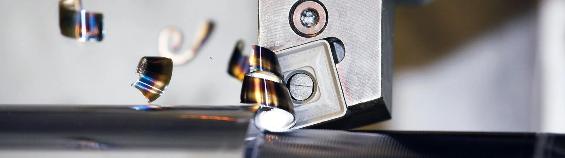dormer-pramet-turning-tool-title-background.jpg