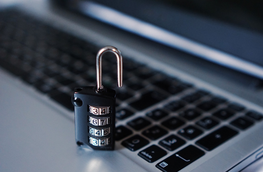 Como apagar em definitivo informações particulares da internet em 2025?