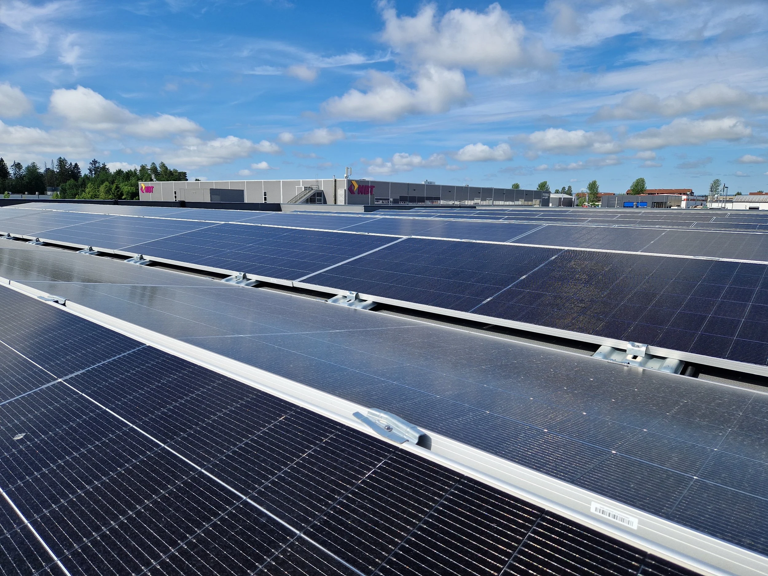 solceller og himmel