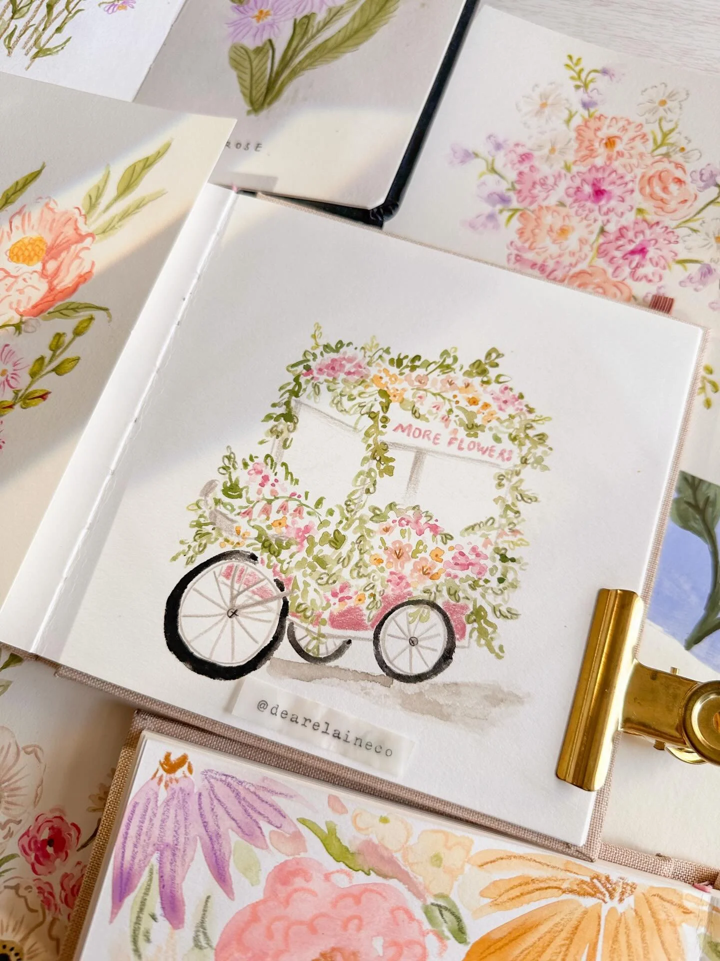 Happy Spring 🌸🌷🌼🌻🪻
I&rsquo;ve been really enjoying the weather lately 😌 felt like the right time to share these flowers from my sketchbooks! Can&rsquo;t wait for the flowers to bloom in my garden 🥹

🌷Wanna learn how to illustrate flowers &amp