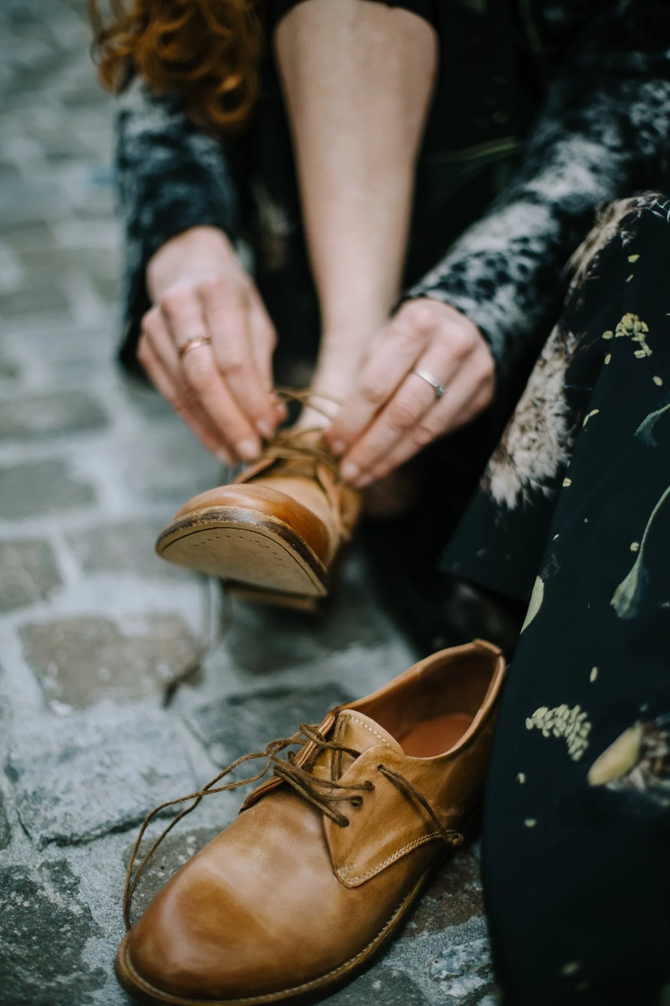 Jacke: Ziggy Chen Rock: Kristensen Du Nord Seidenbluse olive: KriKleid: Serien°Umerica Cardigan grün: Pas de Calais Tasche : Shoto stensen Du Nord2.JPG