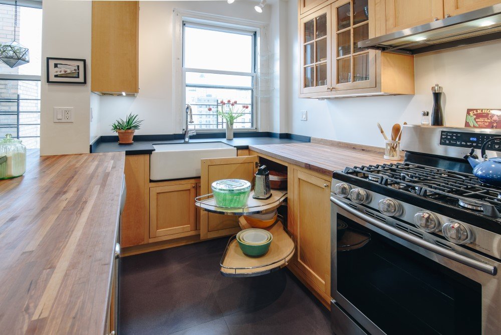 Traditional-kitchen-Maple-bisque-matte-finish-corner-cabinets-.jpg