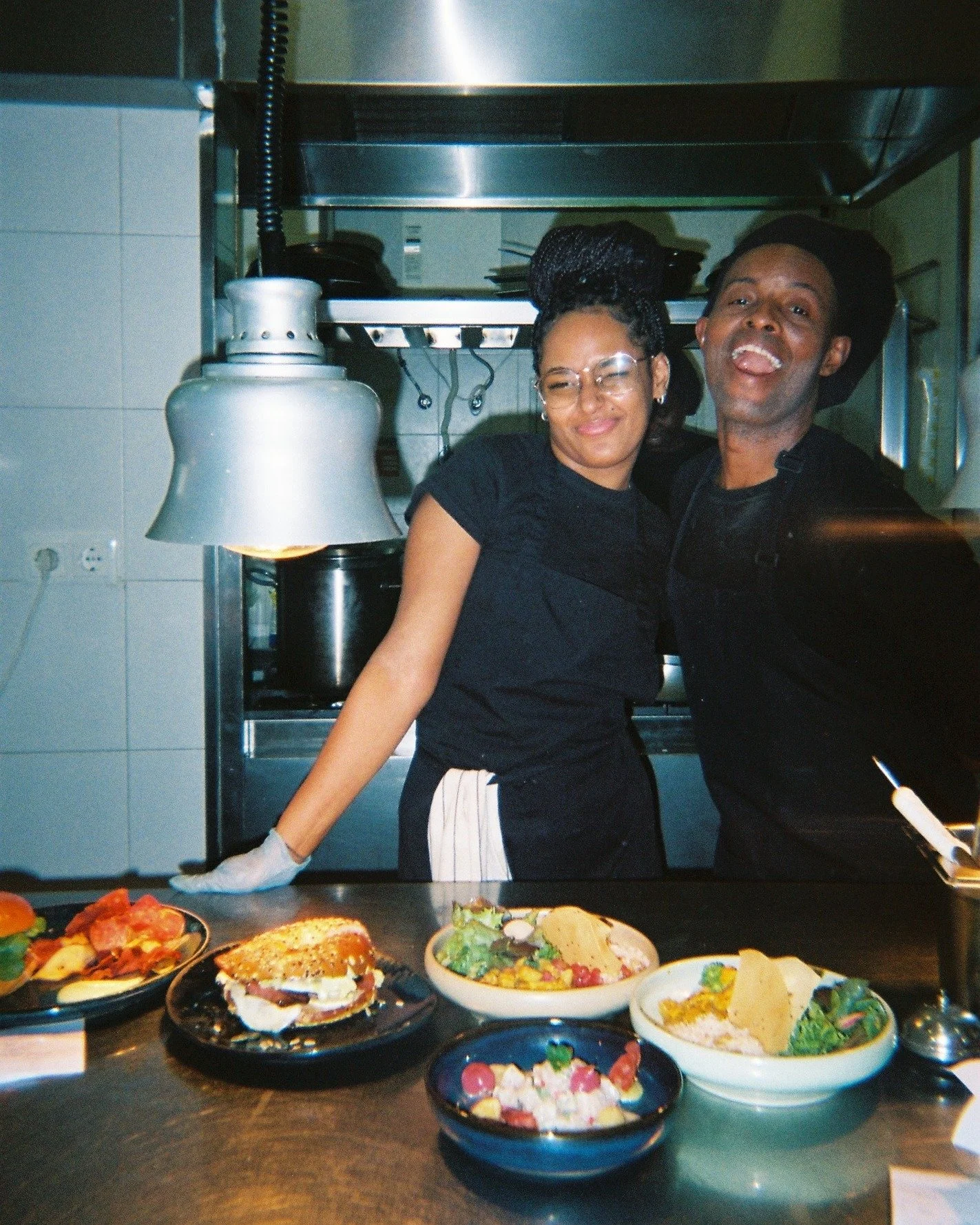 Demos uma c&acirc;mara descart&aacute;vel ao nosso staff e foi este o resultado! 📸

We gave a disposable camera to our staff and this was the result! 📸